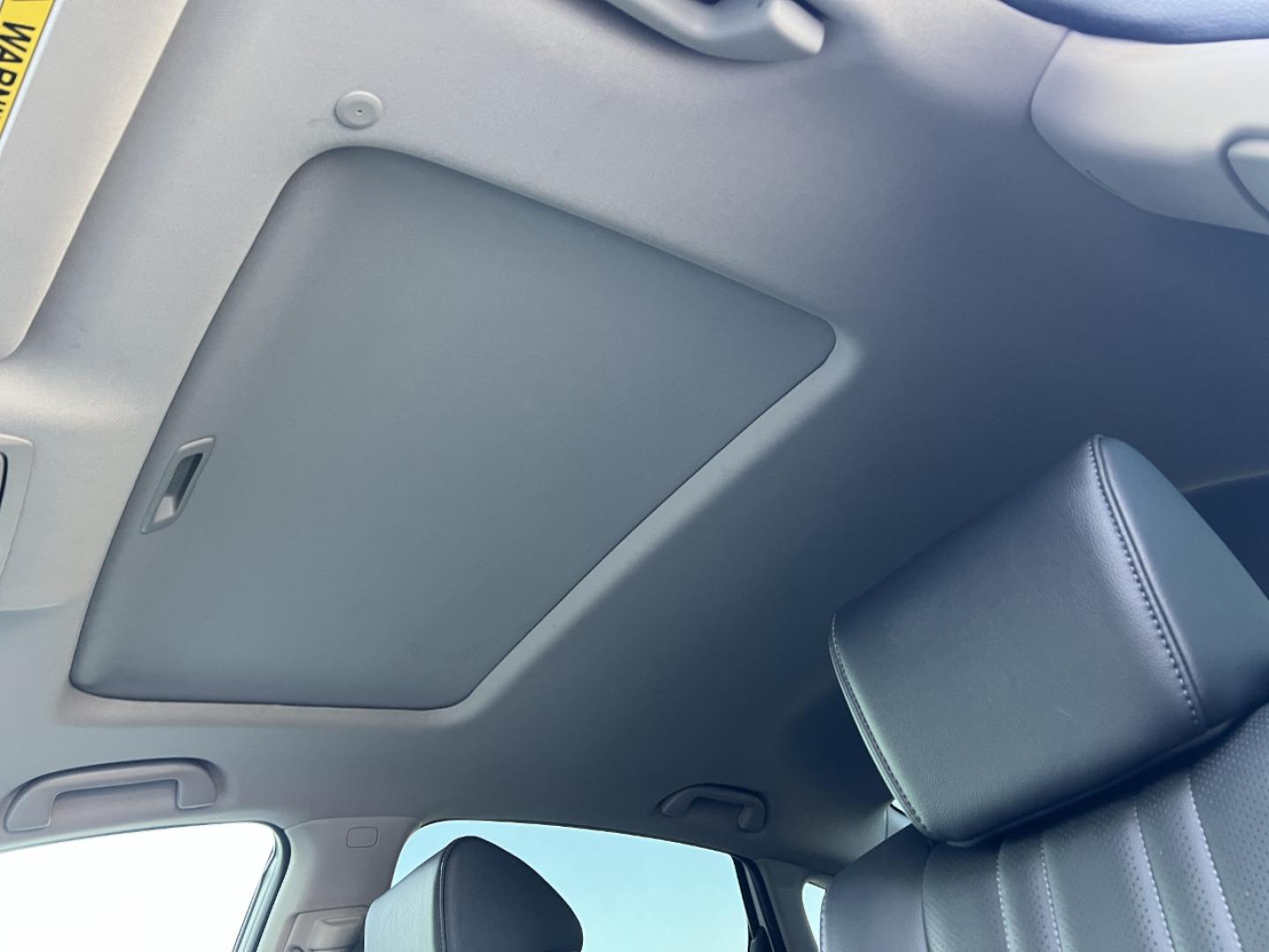 2021 WHITE /Black Leather Honda Accord EX-L (1HGCV1F56MA) with an 1.5L 4 Cyl. TURBO engine, Automatic transmission, located at 2990 Old Orchard Rd., Jackson, MO, 63755, 37.354214, -89.612106 - 2021 Honda Accord EX-L 1-Owner 91xxx miles Front Wheel Drive 1.5L 4 Cyl. Automatic Leather Backup Camera Power/Heated Seats Sunroof Bluetooth Remote Start Cruise Power Windows/Locks/Mirrors We have financing available and we accept trades! Fill out a credit application on our website o - Photo#4