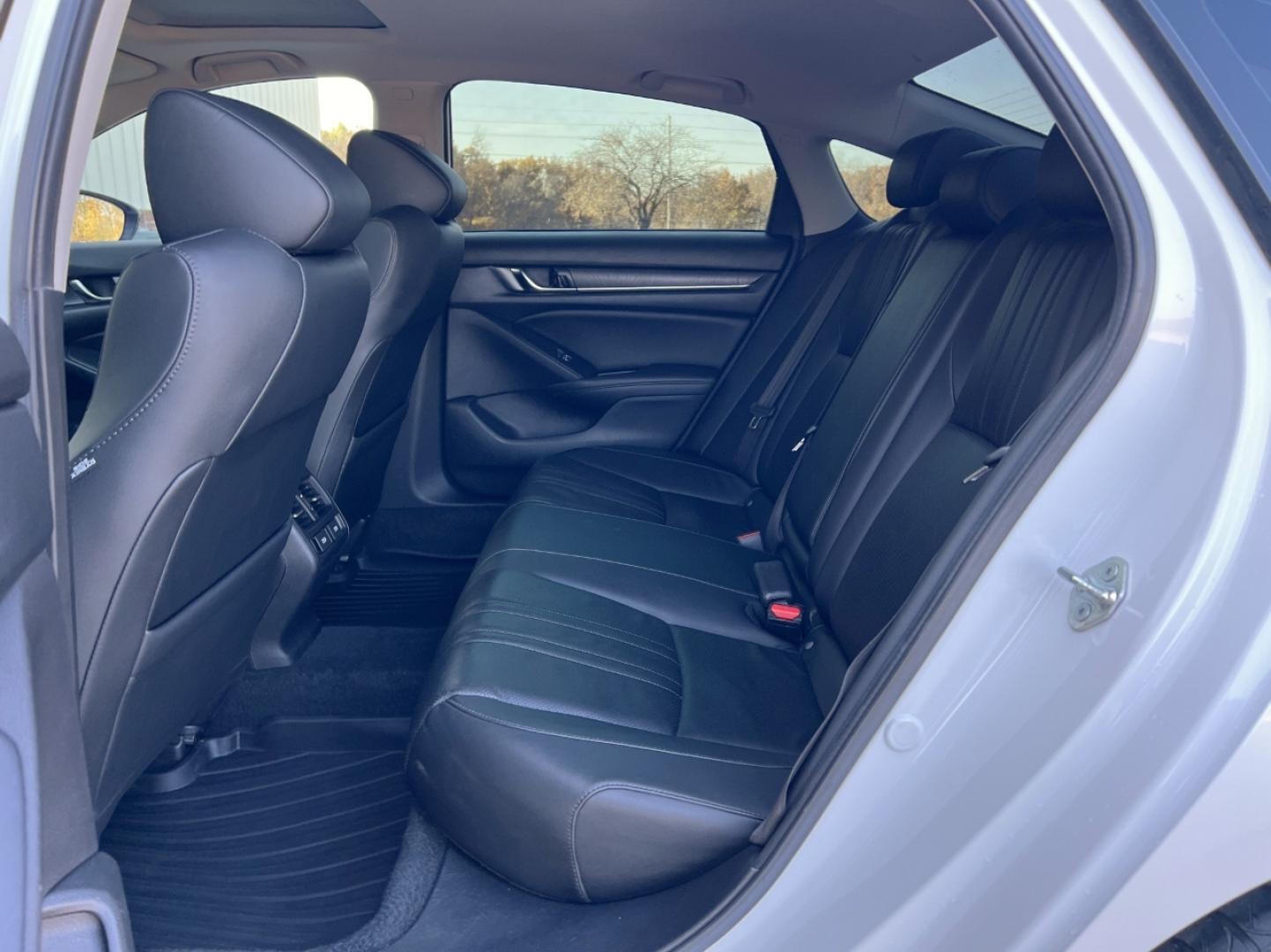 2021 WHITE /Black Leather Honda Accord EX-L (1HGCV1F56MA) with an 1.5L 4 Cyl. TURBO engine, Automatic transmission, located at 2990 Old Orchard Rd., Jackson, MO, 63755, 37.354214, -89.612106 - 2021 Honda Accord EX-L 1-Owner 91xxx miles Front Wheel Drive 1.5L 4 Cyl. Automatic Leather Backup Camera Power/Heated Seats Sunroof Bluetooth Remote Start Cruise Power Windows/Locks/Mirrors We have financing available and we accept trades! Fill out a credit application on our website o - Photo#18