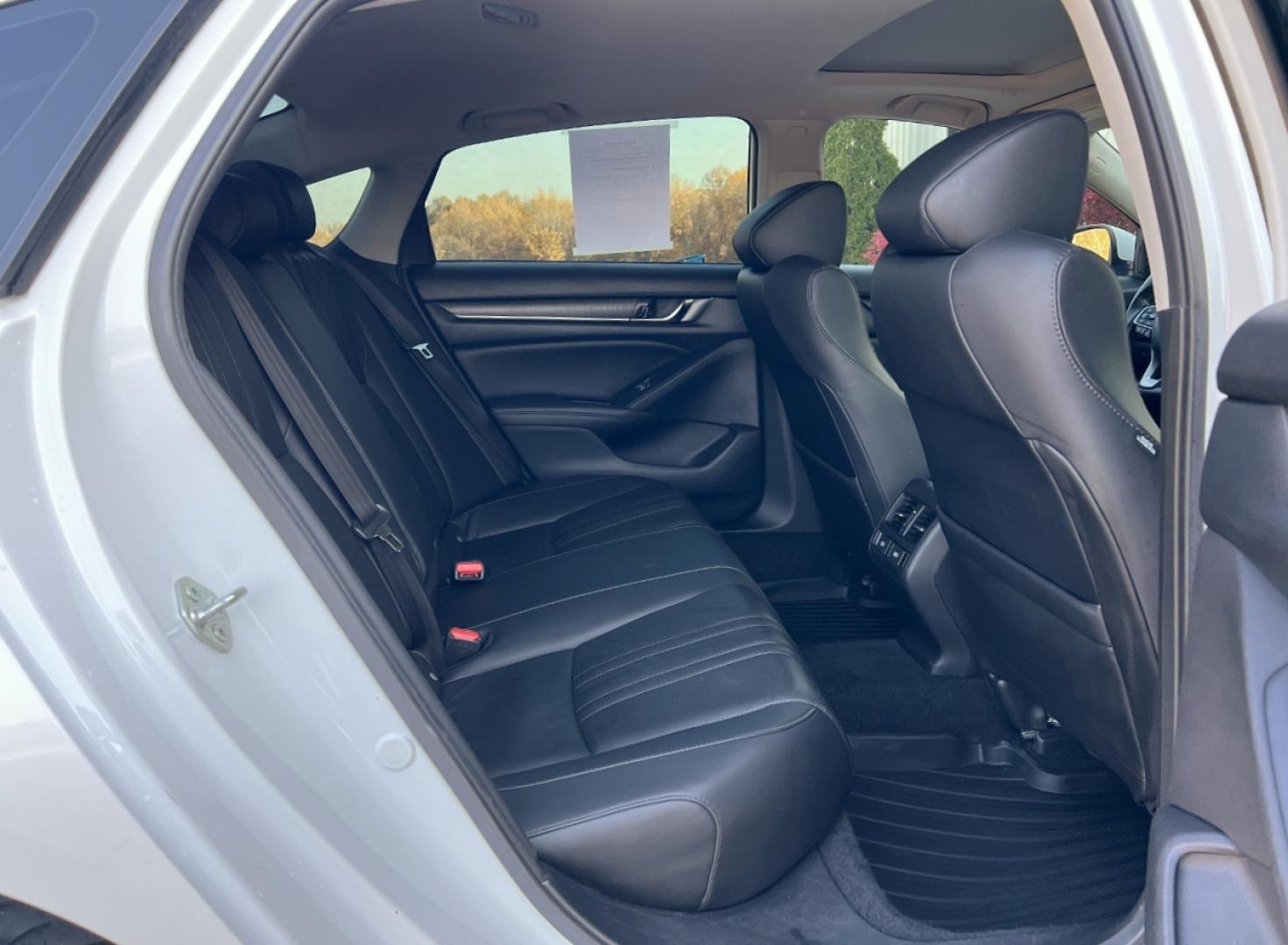 2021 WHITE /Black Leather Honda Accord EX-L (1HGCV1F56MA) with an 1.5L 4 Cyl. TURBO engine, Automatic transmission, located at 2990 Old Orchard Rd., Jackson, MO, 63755, 37.354214, -89.612106 - 2021 Honda Accord EX-L 1-Owner 91xxx miles Front Wheel Drive 1.5L 4 Cyl. Automatic Leather Backup Camera Power/Heated Seats Sunroof Bluetooth Remote Start Cruise Power Windows/Locks/Mirrors We have financing available and we accept trades! Fill out a credit application on our website o - Photo#19