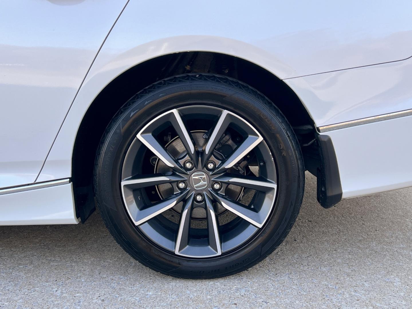 2021 WHITE /Black Leather Honda Accord EX-L (1HGCV1F56MA) with an 1.5L 4 Cyl. TURBO engine, Automatic transmission, located at 2990 Old Orchard Rd., Jackson, MO, 63755, 37.354214, -89.612106 - 2021 Honda Accord EX-L 1-Owner 91xxx miles Front Wheel Drive 1.5L 4 Cyl. Automatic Leather Backup Camera Power/Heated Seats Sunroof Bluetooth Remote Start Cruise Power Windows/Locks/Mirrors We have financing available and we accept trades! Fill out a credit application on our website o - Photo#39