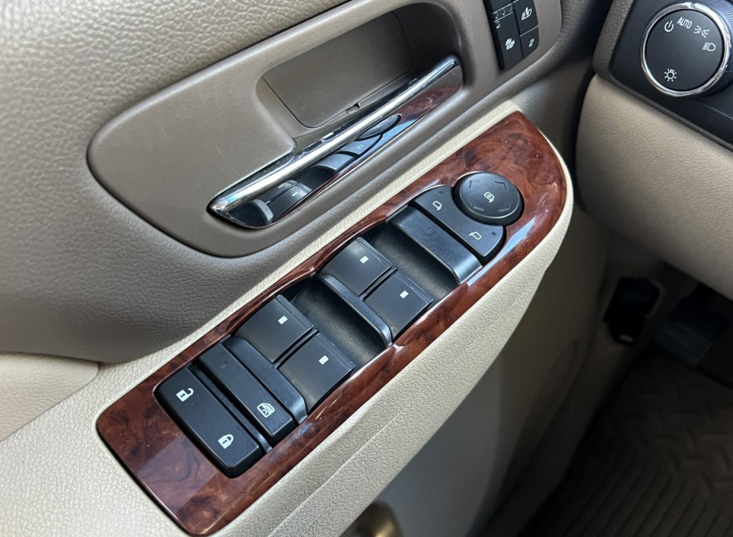 2011 GRAY /Tan Leather Chevrolet Silverado 3500HD LTZ Crew Cab 4WD (1GC4K1C8XBF) with an 6.6L V8 TURBO DIESEL engine, Automatic transmission, located at 2990 Old Orchard Rd., Jackson, MO, 63755, 37.354214, -89.612106 - 2011 Chevrolet Silverado 3500HD LTZ 108xxx miles 4x4 6.6L V8 Turbo Diesel Automatic Leather New Tires Navigation Power/Heated Seats Remote Start Cruise Power Windows/Locks/Mirrors We have financing available and we accept trades! Fill out a credit application on our website or come by to - Photo#26