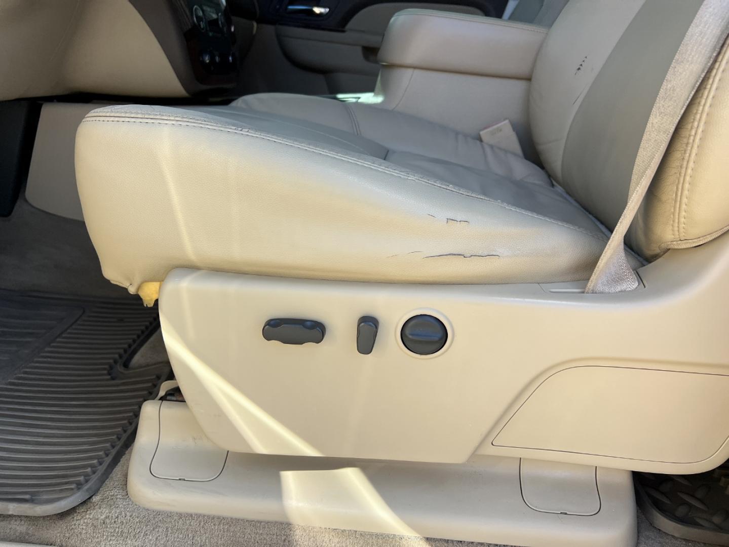 2011 GRAY /Tan Leather Chevrolet Silverado 3500HD LTZ Crew Cab 4WD (1GC4K1C8XBF) with an 6.6L V8 TURBO DIESEL engine, Automatic transmission, located at 2990 Old Orchard Rd., Jackson, MO, 63755, 37.354214, -89.612106 - 2011 Chevrolet Silverado 3500HD LTZ 108xxx miles 4x4 6.6L V8 Turbo Diesel Automatic Leather New Tires Navigation Power/Heated Seats Remote Start Cruise Power Windows/Locks/Mirrors We have financing available and we accept trades! Fill out a credit application on our website or come by to - Photo#5