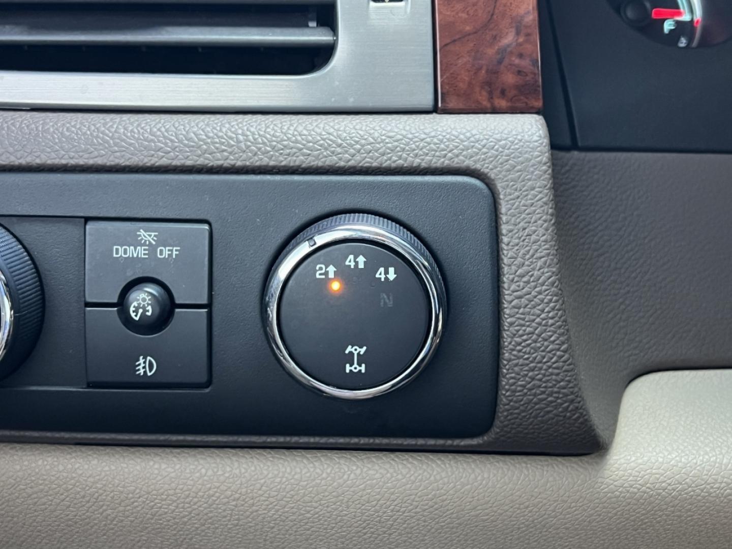 2011 GRAY /Tan Leather Chevrolet Silverado 3500HD LTZ Crew Cab 4WD (1GC4K1C8XBF) with an 6.6L V8 TURBO DIESEL engine, Automatic transmission, located at 2990 Old Orchard Rd., Jackson, MO, 63755, 37.354214, -89.612106 - 2011 Chevrolet Silverado 3500HD LTZ 108xxx miles 4x4 6.6L V8 Turbo Diesel Automatic Leather New Tires Navigation Power/Heated Seats Remote Start Cruise Power Windows/Locks/Mirrors We have financing available and we accept trades! Fill out a credit application on our website or come by to - Photo#2