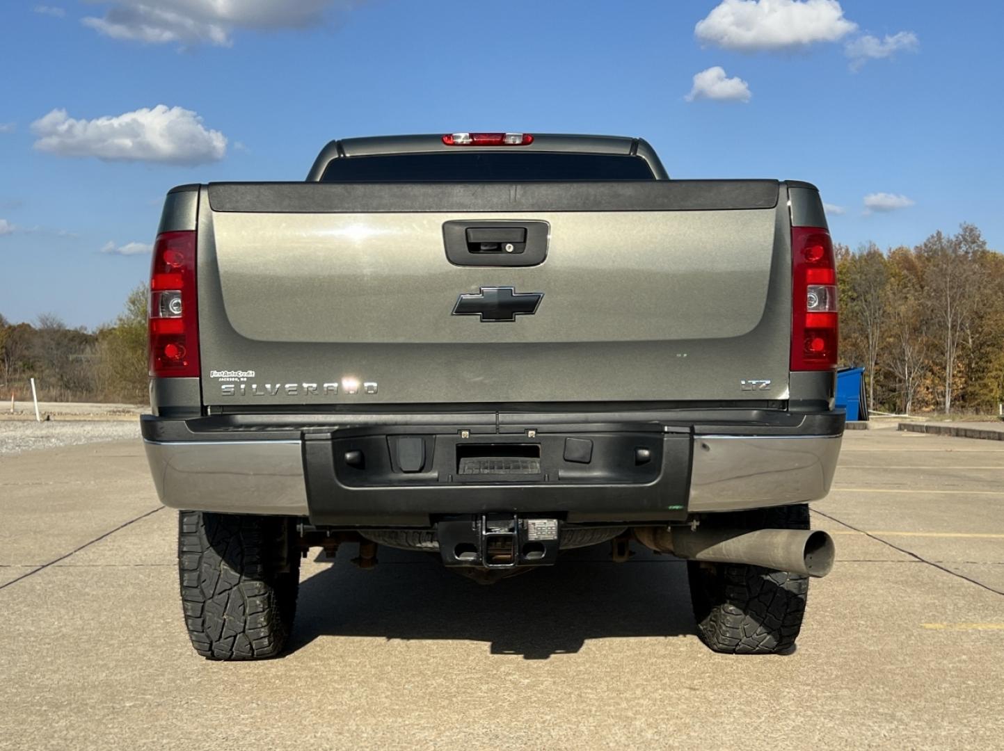 2011 GRAY /Tan Leather Chevrolet Silverado 3500HD LTZ Crew Cab 4WD (1GC4K1C8XBF) with an 6.6L V8 TURBO DIESEL engine, Automatic transmission, located at 2990 Old Orchard Rd., Jackson, MO, 63755, 37.354214, -89.612106 - 2011 Chevrolet Silverado 3500HD LTZ 108xxx miles 4x4 6.6L V8 Turbo Diesel Automatic Leather New Tires Navigation Power/Heated Seats Remote Start Cruise Power Windows/Locks/Mirrors We have financing available and we accept trades! Fill out a credit application on our website or come by to - Photo#11