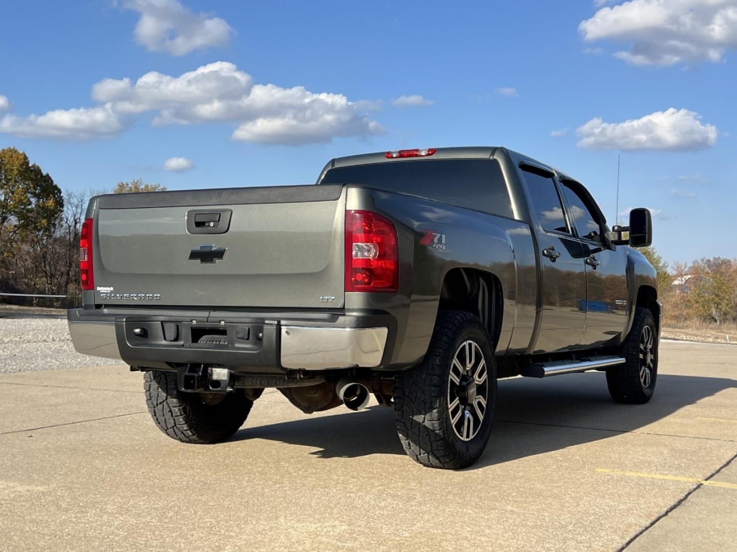 2011 GRAY /Tan Leather Chevrolet Silverado 3500HD LTZ Crew Cab 4WD (1GC4K1C8XBF) with an 6.6L V8 TURBO DIESEL engine, Automatic transmission, located at 2990 Old Orchard Rd., Jackson, MO, 63755, 37.354214, -89.612106 - 2011 Chevrolet Silverado 3500HD LTZ 108xxx miles 4x4 6.6L V8 Turbo Diesel Automatic Leather New Tires Navigation Power/Heated Seats Remote Start Cruise Power Windows/Locks/Mirrors We have financing available and we accept trades! Fill out a credit application on our website or come by to - Photo#9