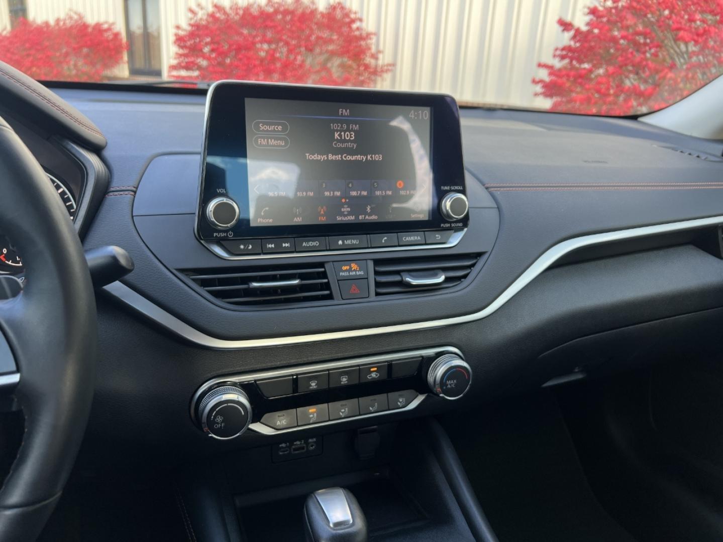 2020 GRAY /Black Leather Nissan Altima 2.5 SR (1N4BL4CV4LC) with an 2.5L 4 Cyl. engine, CVT transmission, located at 2990 Old Orchard Rd., Jackson, MO, 63755, 37.354214, -89.612106 - 2020 Nissan Altima SR 65xxx miles Front Wheel Drive 2.5L 4 Cyl. Automatic Leather Backup Camera Power Driver Seat Bluetooth Remote Start Cruise Power Windows/Locks/Mirrors We have financing available and we accept trades! Fill out a credit application on our website or come by today! If - Photo#22