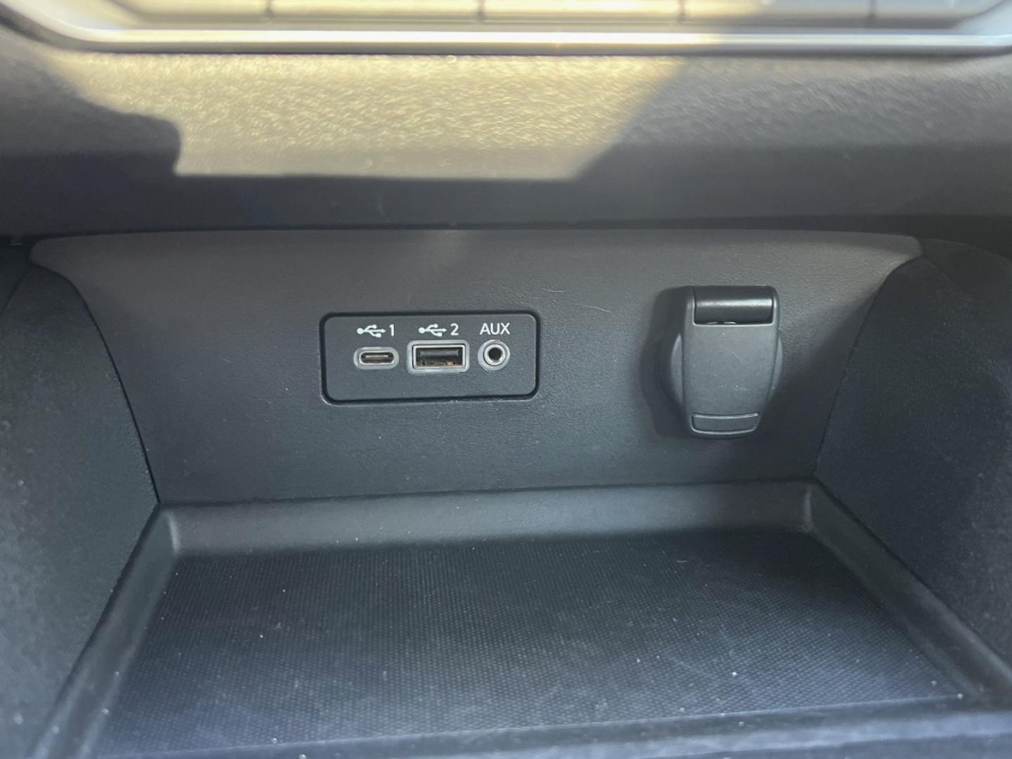 2020 GRAY /Black Leather Nissan Altima 2.5 SR (1N4BL4CV4LC) with an 2.5L 4 Cyl. engine, CVT transmission, located at 2990 Old Orchard Rd., Jackson, MO, 63755, 37.354214, -89.612106 - 2020 Nissan Altima SR 65xxx miles Front Wheel Drive 2.5L 4 Cyl. Automatic Leather Backup Camera Power Driver Seat Bluetooth Remote Start Cruise Power Windows/Locks/Mirrors We have financing available and we accept trades! Fill out a credit application on our website or come by today! If - Photo#25