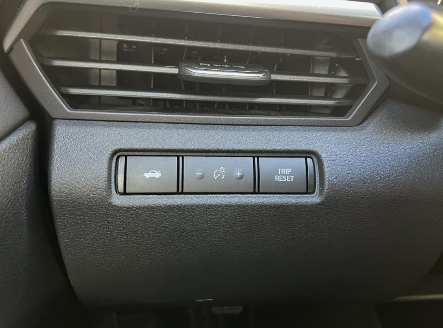 2020 GRAY /Black Leather Nissan Altima 2.5 SR (1N4BL4CV4LC) with an 2.5L 4 Cyl. engine, CVT transmission, located at 2990 Old Orchard Rd., Jackson, MO, 63755, 37.354214, -89.612106 - 2020 Nissan Altima SR 65xxx miles Front Wheel Drive 2.5L 4 Cyl. Automatic Leather Backup Camera Power Driver Seat Bluetooth Remote Start Cruise Power Windows/Locks/Mirrors We have financing available and we accept trades! Fill out a credit application on our website or come by today! If - Photo#27