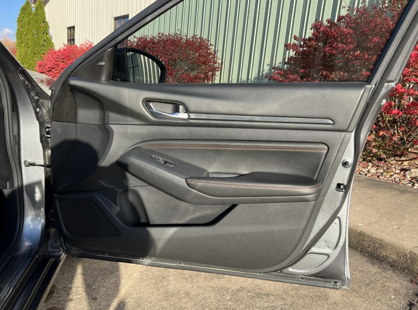 2020 GRAY /Black Leather Nissan Altima 2.5 SR (1N4BL4CV4LC) with an 2.5L 4 Cyl. engine, CVT transmission, located at 2990 Old Orchard Rd., Jackson, MO, 63755, 37.354214, -89.612106 - 2020 Nissan Altima SR 65xxx miles Front Wheel Drive 2.5L 4 Cyl. Automatic Leather Backup Camera Power Driver Seat Bluetooth Remote Start Cruise Power Windows/Locks/Mirrors We have financing available and we accept trades! Fill out a credit application on our website or come by today! If - Photo#13