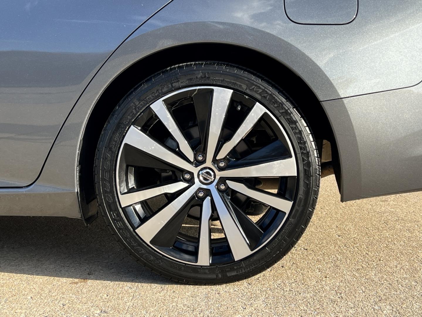 2020 GRAY /Black Leather Nissan Altima 2.5 SR (1N4BL4CV4LC) with an 2.5L 4 Cyl. engine, CVT transmission, located at 2990 Old Orchard Rd., Jackson, MO, 63755, 37.354214, -89.612106 - 2020 Nissan Altima SR 65xxx miles Front Wheel Drive 2.5L 4 Cyl. Automatic Leather Backup Camera Power Driver Seat Bluetooth Remote Start Cruise Power Windows/Locks/Mirrors We have financing available and we accept trades! Fill out a credit application on our website or come by today! If - Photo#33