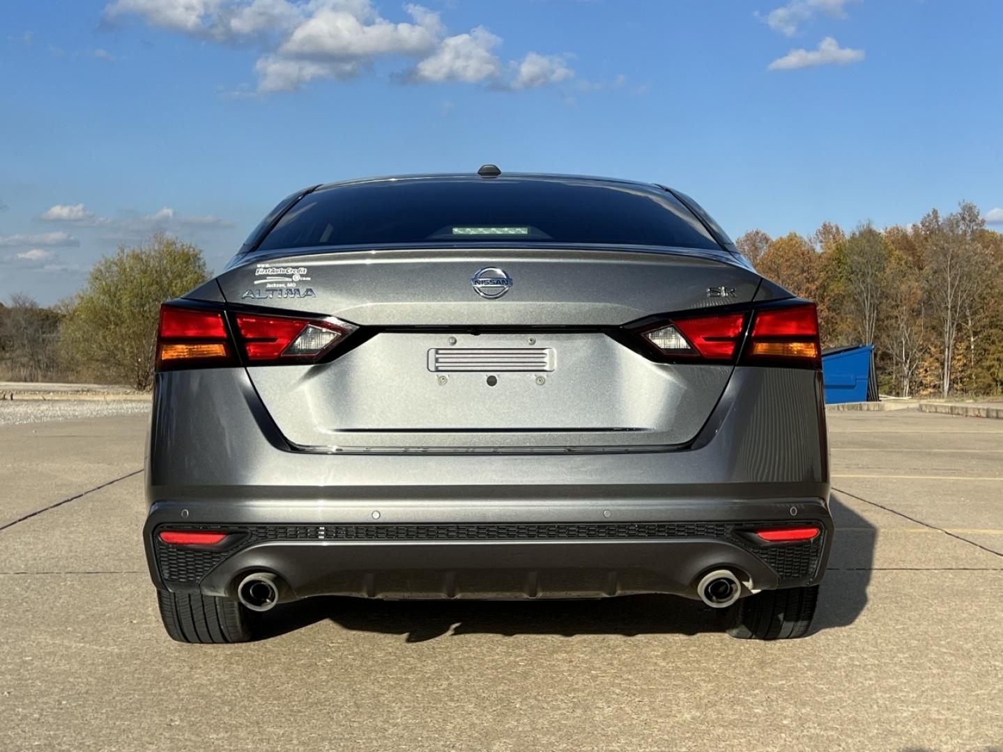 2020 GRAY /Black Leather Nissan Altima 2.5 SR (1N4BL4CV4LC) with an 2.5L 4 Cyl. engine, CVT transmission, located at 2990 Old Orchard Rd., Jackson, MO, 63755, 37.354214, -89.612106 - 2020 Nissan Altima SR 65xxx miles Front Wheel Drive 2.5L 4 Cyl. Automatic Leather Backup Camera Power Driver Seat Bluetooth Remote Start Cruise Power Windows/Locks/Mirrors We have financing available and we accept trades! Fill out a credit application on our website or come by today! If - Photo#9