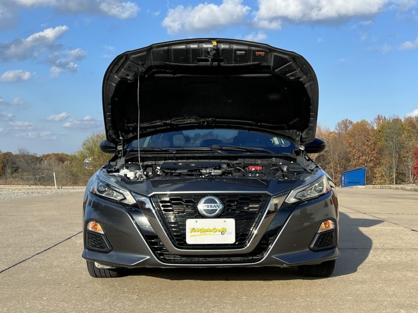 2020 GRAY /Black Leather Nissan Altima 2.5 SR (1N4BL4CV4LC) with an 2.5L 4 Cyl. engine, CVT transmission, located at 2990 Old Orchard Rd., Jackson, MO, 63755, 37.354214, -89.612106 - 2020 Nissan Altima SR 65xxx miles Front Wheel Drive 2.5L 4 Cyl. Automatic Leather Backup Camera Power Driver Seat Bluetooth Remote Start Cruise Power Windows/Locks/Mirrors We have financing available and we accept trades! Fill out a credit application on our website or come by today! If - Photo#29