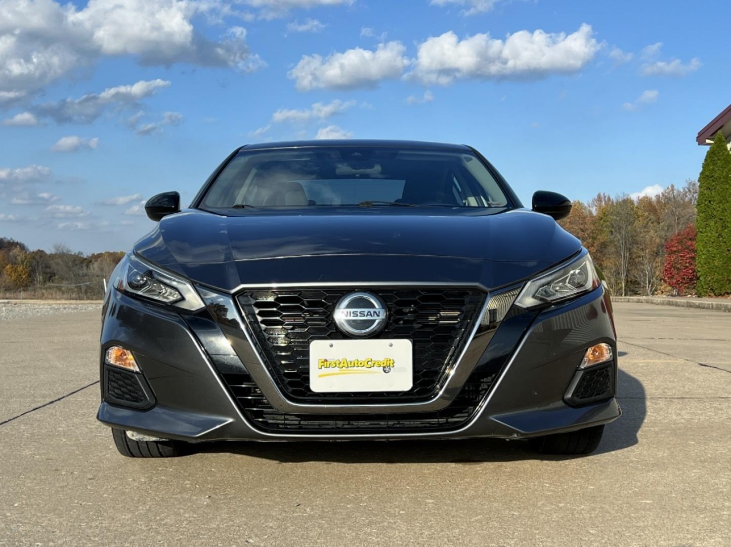 2020 GRAY /Black Leather Nissan Altima 2.5 SR (1N4BL4CV4LC) with an 2.5L 4 Cyl. engine, CVT transmission, located at 2990 Old Orchard Rd., Jackson, MO, 63755, 37.354214, -89.612106 - 2020 Nissan Altima SR 65xxx miles Front Wheel Drive 2.5L 4 Cyl. Automatic Leather Backup Camera Power Driver Seat Bluetooth Remote Start Cruise Power Windows/Locks/Mirrors We have financing available and we accept trades! Fill out a credit application on our website or come by today! If - Photo#10