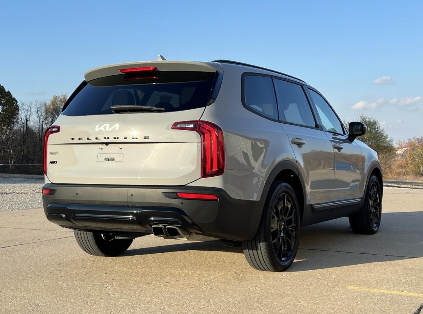 2022 GRAY /Black Leather Kia Telluride EX AWD (5XYP3DHC7NG) with an 3.8L V6 engine, Automatic transmission, located at 2990 Old Orchard Rd., Jackson, MO, 63755, 37.354214, -89.612106 - 2022 Kia Telluride EX 1-Owner 44xxx miles All Wheel Drive 3.8L V6 Automatic Leather 3rd Row Navigation Power/Heated/Cooled Seats Heated Steering Wheel Backup Camera Sunroof Bluetooth Remote Start Cruise Power Windows/Locks/Mirrors We have financing available and we accept trades! Fi - Photo#12