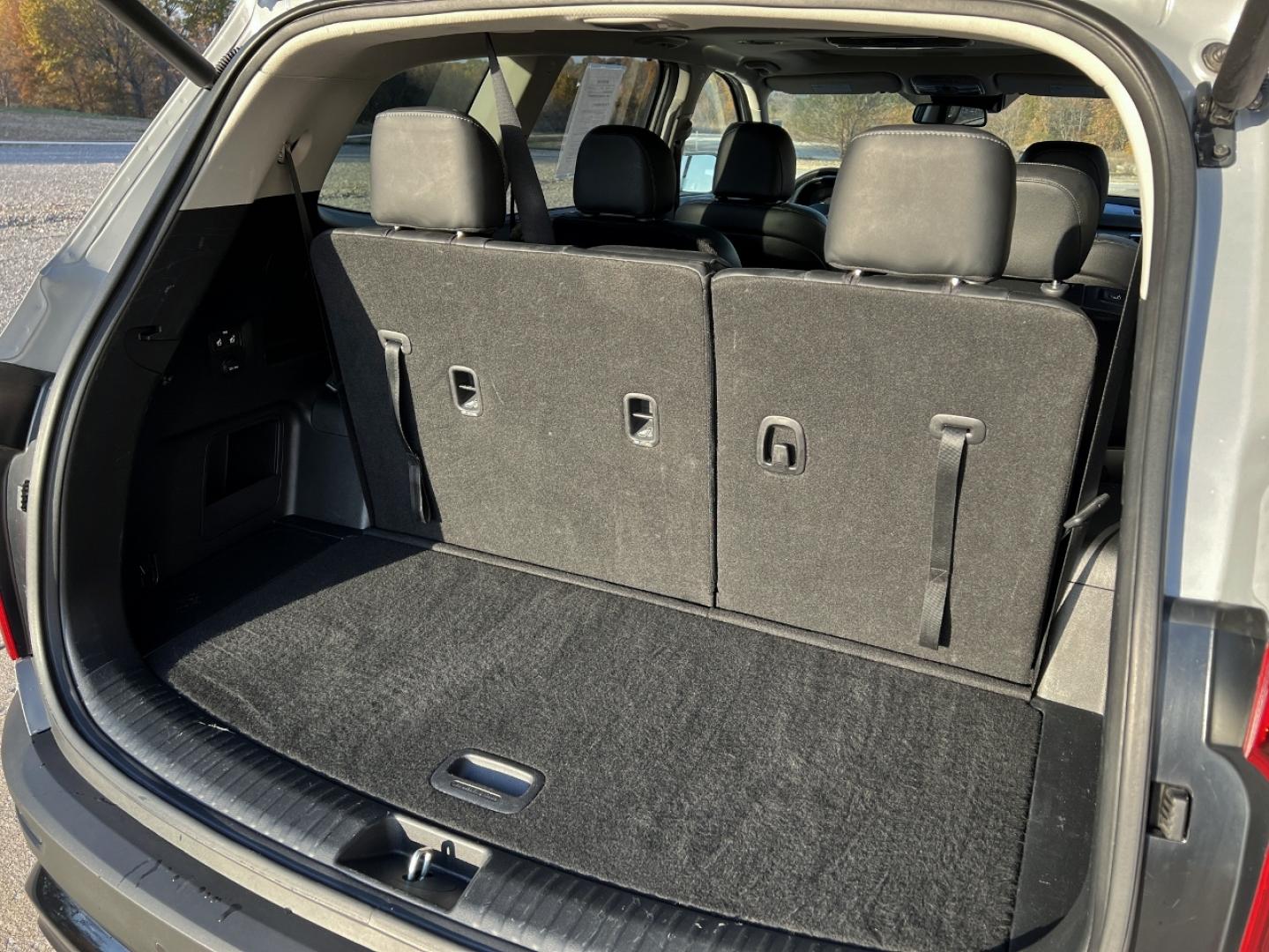 2022 GRAY /Black Leather Kia Telluride EX AWD (5XYP3DHC7NG) with an 3.8L V6 engine, Automatic transmission, located at 2990 Old Orchard Rd., Jackson, MO, 63755, 37.354214, -89.612106 - 2022 Kia Telluride EX 1-Owner 44xxx miles All Wheel Drive 3.8L V6 Automatic Leather 3rd Row Navigation Power/Heated/Cooled Seats Heated Steering Wheel Backup Camera Sunroof Bluetooth Remote Start Cruise Power Windows/Locks/Mirrors We have financing available and we accept trades! Fi - Photo#24