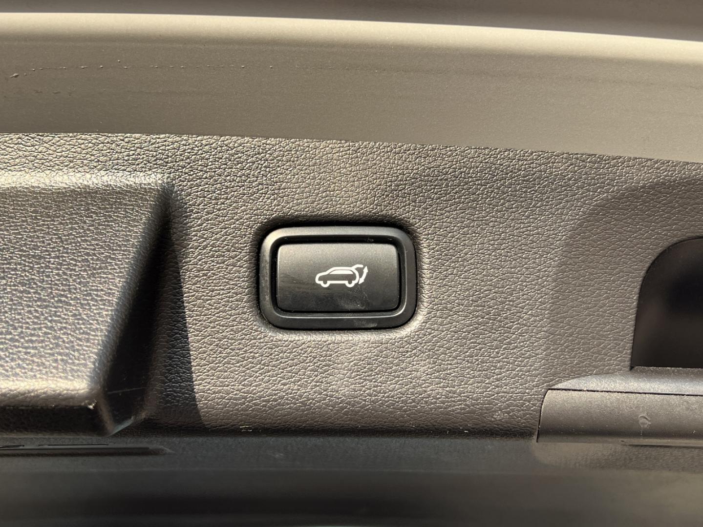 2022 GRAY /Black Leather Kia Telluride EX AWD (5XYP3DHC7NG) with an 3.8L V6 engine, Automatic transmission, located at 2990 Old Orchard Rd., Jackson, MO, 63755, 37.354214, -89.612106 - 2022 Kia Telluride EX 1-Owner 44xxx miles All Wheel Drive 3.8L V6 Automatic Leather 3rd Row Navigation Power/Heated/Cooled Seats Heated Steering Wheel Backup Camera Sunroof Bluetooth Remote Start Cruise Power Windows/Locks/Mirrors We have financing available and we accept trades! Fi - Photo#25