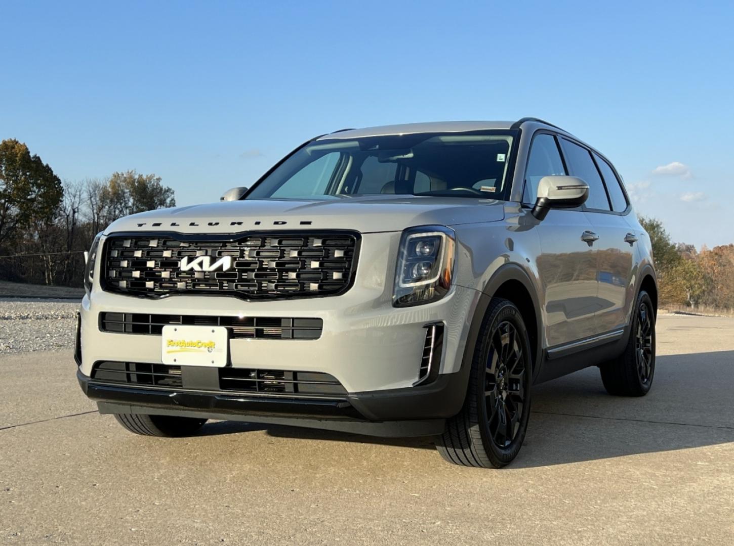2022 GRAY /Black Leather Kia Telluride EX AWD (5XYP3DHC7NG) with an 3.8L V6 engine, Automatic transmission, located at 2990 Old Orchard Rd., Jackson, MO, 63755, 37.354214, -89.612106 - 2022 Kia Telluride EX 1-Owner 44xxx miles All Wheel Drive 3.8L V6 Automatic Leather 3rd Row Navigation Power/Heated/Cooled Seats Heated Steering Wheel Backup Camera Sunroof Bluetooth Remote Start Cruise Power Windows/Locks/Mirrors We have financing available and we accept trades! Fi - Photo#9