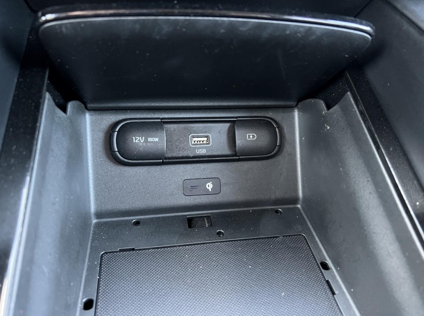 2022 GRAY /Black Leather Kia Telluride EX AWD (5XYP3DHC7NG) with an 3.8L V6 engine, Automatic transmission, located at 2990 Old Orchard Rd., Jackson, MO, 63755, 37.354214, -89.612106 - 2022 Kia Telluride EX 1-Owner 44xxx miles All Wheel Drive 3.8L V6 Automatic Leather 3rd Row Navigation Power/Heated/Cooled Seats Heated Steering Wheel Backup Camera Sunroof Bluetooth Remote Start Cruise Power Windows/Locks/Mirrors We have financing available and we accept trades! Fi - Photo#32