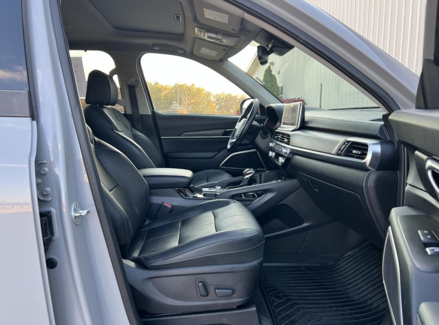 2022 GRAY /Black Leather Kia Telluride EX AWD (5XYP3DHC7NG) with an 3.8L V6 engine, Automatic transmission, located at 2990 Old Orchard Rd., Jackson, MO, 63755, 37.354214, -89.612106 - 2022 Kia Telluride EX 1-Owner 44xxx miles All Wheel Drive 3.8L V6 Automatic Leather 3rd Row Navigation Power/Heated/Cooled Seats Heated Steering Wheel Backup Camera Sunroof Bluetooth Remote Start Cruise Power Windows/Locks/Mirrors We have financing available and we accept trades! Fi - Photo#19