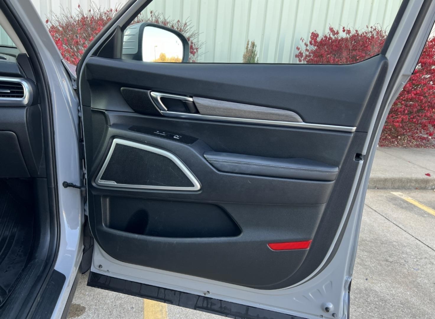 2022 GRAY /Black Leather Kia Telluride EX AWD (5XYP3DHC7NG) with an 3.8L V6 engine, Automatic transmission, located at 2990 Old Orchard Rd., Jackson, MO, 63755, 37.354214, -89.612106 - 2022 Kia Telluride EX 1-Owner 44xxx miles All Wheel Drive 3.8L V6 Automatic Leather 3rd Row Navigation Power/Heated/Cooled Seats Heated Steering Wheel Backup Camera Sunroof Bluetooth Remote Start Cruise Power Windows/Locks/Mirrors We have financing available and we accept trades! Fi - Photo#18