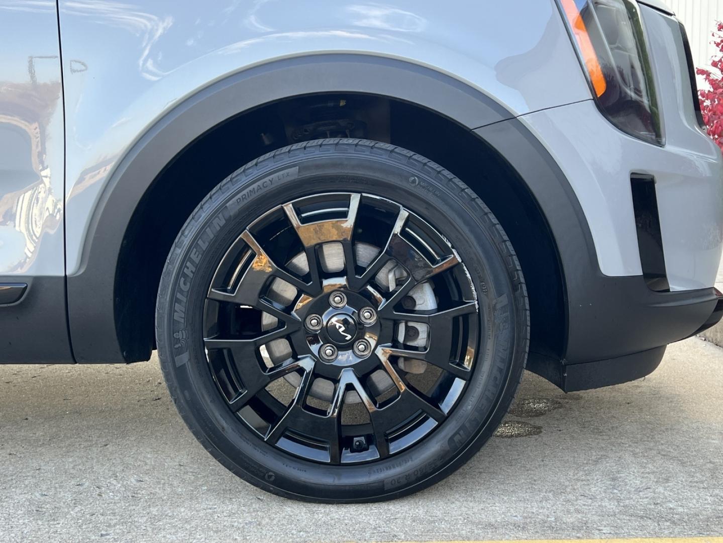 2022 GRAY /Black Leather Kia Telluride EX AWD (5XYP3DHC7NG) with an 3.8L V6 engine, Automatic transmission, located at 2990 Old Orchard Rd., Jackson, MO, 63755, 37.354214, -89.612106 - 2022 Kia Telluride EX 1-Owner 44xxx miles All Wheel Drive 3.8L V6 Automatic Leather 3rd Row Navigation Power/Heated/Cooled Seats Heated Steering Wheel Backup Camera Sunroof Bluetooth Remote Start Cruise Power Windows/Locks/Mirrors We have financing available and we accept trades! Fi - Photo#45