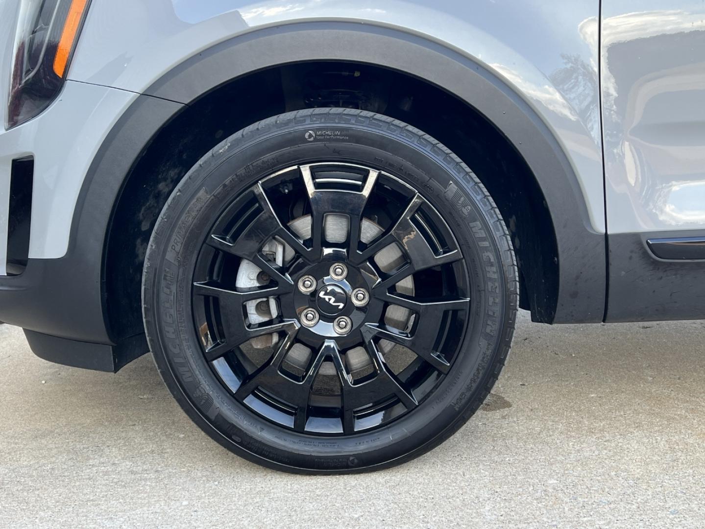 2022 GRAY /Black Leather Kia Telluride EX AWD (5XYP3DHC7NG) with an 3.8L V6 engine, Automatic transmission, located at 2990 Old Orchard Rd., Jackson, MO, 63755, 37.354214, -89.612106 - 2022 Kia Telluride EX 1-Owner 44xxx miles All Wheel Drive 3.8L V6 Automatic Leather 3rd Row Navigation Power/Heated/Cooled Seats Heated Steering Wheel Backup Camera Sunroof Bluetooth Remote Start Cruise Power Windows/Locks/Mirrors We have financing available and we accept trades! Fi - Photo#42