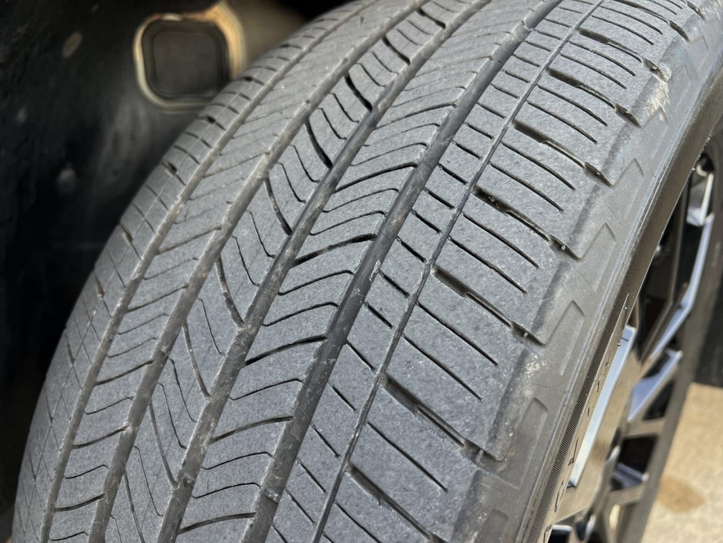 2022 GRAY /Black Leather Kia Telluride EX AWD (5XYP3DHC7NG) with an 3.8L V6 engine, Automatic transmission, located at 2990 Old Orchard Rd., Jackson, MO, 63755, 37.354214, -89.612106 - 2022 Kia Telluride EX 1-Owner 44xxx miles All Wheel Drive 3.8L V6 Automatic Leather 3rd Row Navigation Power/Heated/Cooled Seats Heated Steering Wheel Backup Camera Sunroof Bluetooth Remote Start Cruise Power Windows/Locks/Mirrors We have financing available and we accept trades! Fi - Photo#41