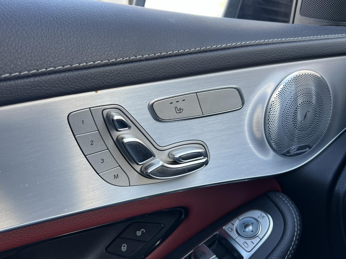 2019 WHITE /Red Leather Mercedes-Benz GLC-Class GLC300 4MATIC (WDC0J4KB3KF) with an 2.0L 4 Cyl. TURBO engine, Automatic transmission, located at 2990 Old Orchard Rd., Jackson, MO, 63755, 37.354214, -89.612106 - 2019 Mercedes-Benz GLC 300 4MATIC 1-Owner 89xxx miles All Wheel Drive 2.0L 4 Cyl. Automatic Leather Navigation Capability Backup Camera Power/Heated Seats Sunroof Bluetooth Cruise Power Windows/Locks/Mirrors We have financing available and we accept trades! Fill out a credit applicatio - Photo#3