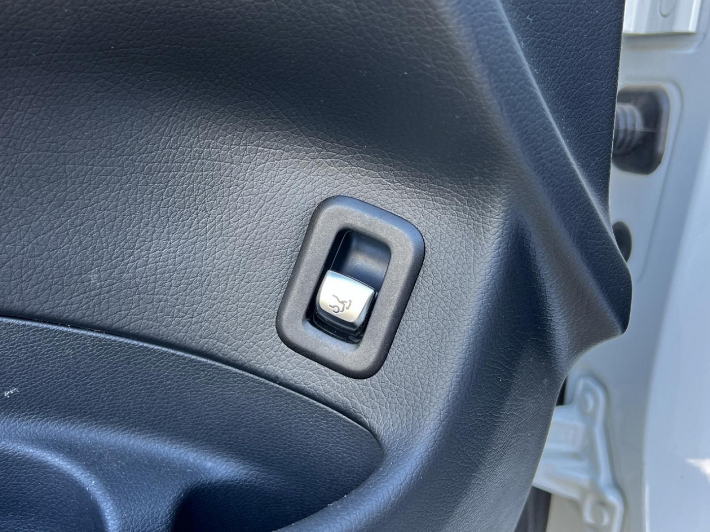 2019 WHITE /Red Leather Mercedes-Benz GLC-Class GLC300 4MATIC (WDC0J4KB3KF) with an 2.0L 4 Cyl. TURBO engine, Automatic transmission, located at 2990 Old Orchard Rd., Jackson, MO, 63755, 37.354214, -89.612106 - 2019 Mercedes-Benz GLC 300 4MATIC 1-Owner 89xxx miles All Wheel Drive 2.0L 4 Cyl. Automatic Leather Navigation Capability Backup Camera Power/Heated Seats Sunroof Bluetooth Cruise Power Windows/Locks/Mirrors We have financing available and we accept trades! Fill out a credit applicatio - Photo#30