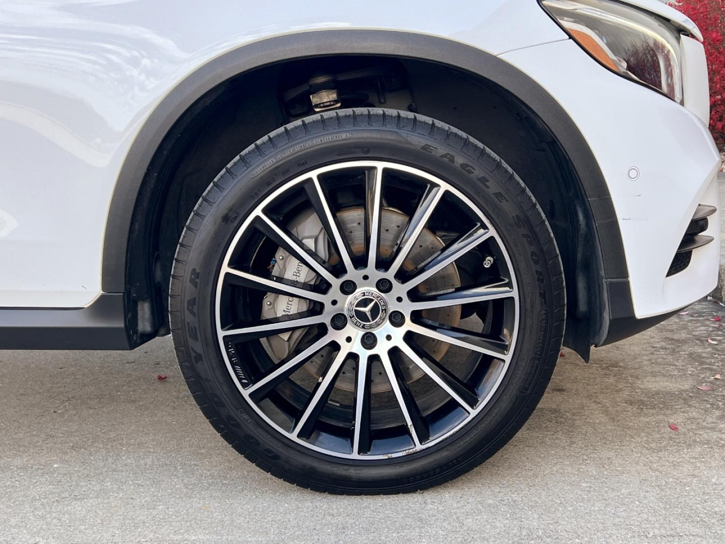 2019 WHITE /Red Leather Mercedes-Benz GLC-Class GLC300 4MATIC (WDC0J4KB3KF) with an 2.0L 4 Cyl. TURBO engine, Automatic transmission, located at 2990 Old Orchard Rd., Jackson, MO, 63755, 37.354214, -89.612106 - 2019 Mercedes-Benz GLC 300 4MATIC 1-Owner 89xxx miles All Wheel Drive 2.0L 4 Cyl. Automatic Leather Navigation Capability Backup Camera Power/Heated Seats Sunroof Bluetooth Cruise Power Windows/Locks/Mirrors We have financing available and we accept trades! Fill out a credit applicatio - Photo#42