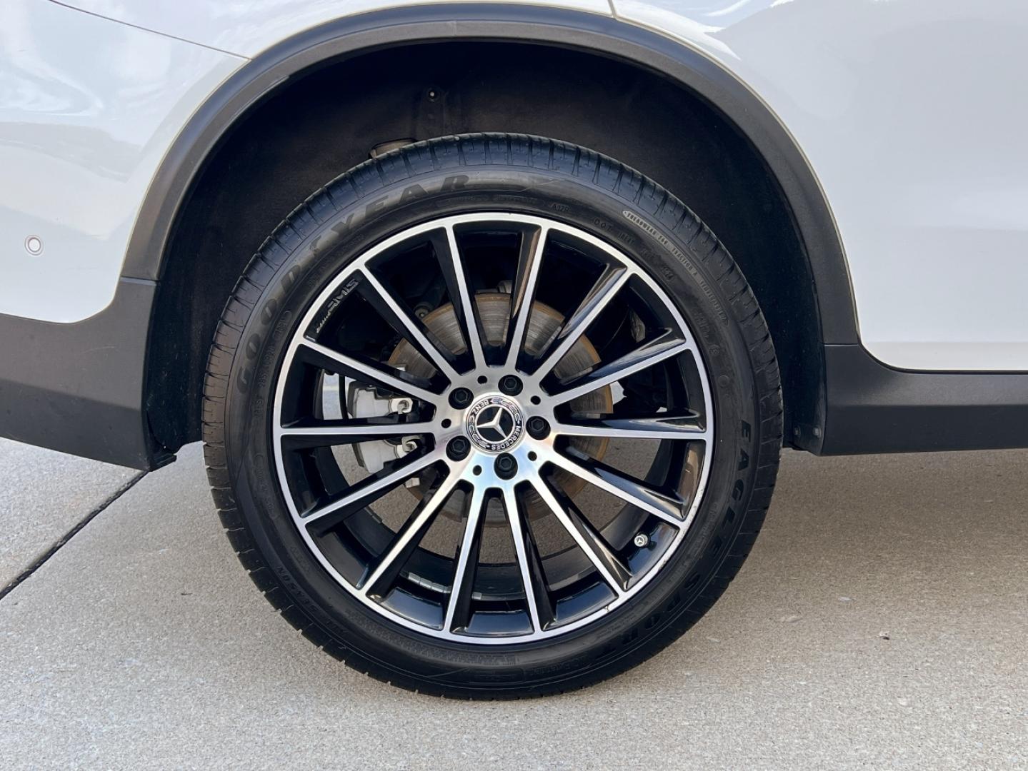 2019 WHITE /Red Leather Mercedes-Benz GLC-Class GLC300 4MATIC (WDC0J4KB3KF) with an 2.0L 4 Cyl. TURBO engine, Automatic transmission, located at 2990 Old Orchard Rd., Jackson, MO, 63755, 37.354214, -89.612106 - 2019 Mercedes-Benz GLC 300 4MATIC 1-Owner 89xxx miles All Wheel Drive 2.0L 4 Cyl. Automatic Leather Navigation Capability Backup Camera Power/Heated Seats Sunroof Bluetooth Cruise Power Windows/Locks/Mirrors We have financing available and we accept trades! Fill out a credit applicatio - Photo#41