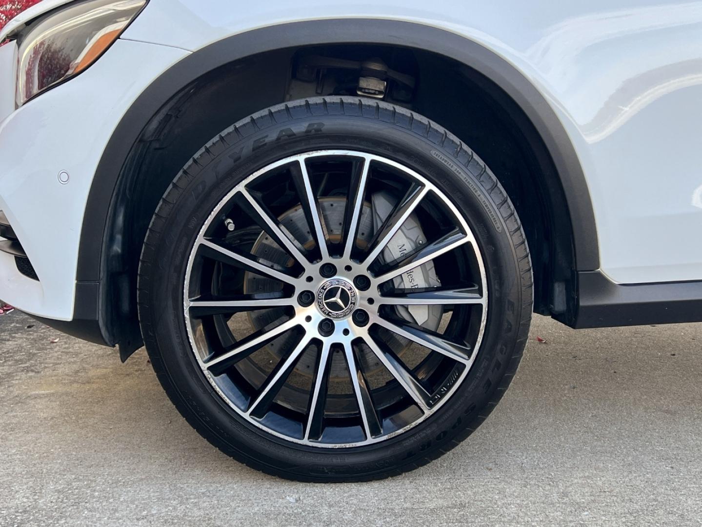 2019 WHITE /Red Leather Mercedes-Benz GLC-Class GLC300 4MATIC (WDC0J4KB3KF) with an 2.0L 4 Cyl. TURBO engine, Automatic transmission, located at 2990 Old Orchard Rd., Jackson, MO, 63755, 37.354214, -89.612106 - 2019 Mercedes-Benz GLC 300 4MATIC 1-Owner 89xxx miles All Wheel Drive 2.0L 4 Cyl. Automatic Leather Navigation Capability Backup Camera Power/Heated Seats Sunroof Bluetooth Cruise Power Windows/Locks/Mirrors We have financing available and we accept trades! Fill out a credit applicatio - Photo#39