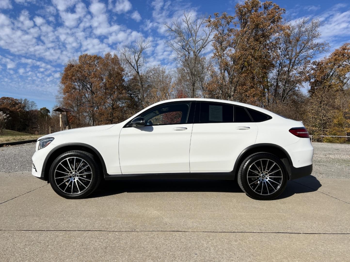 2019 WHITE /Red Leather Mercedes-Benz GLC-Class GLC300 4MATIC (WDC0J4KB3KF) with an 2.0L 4 Cyl. TURBO engine, Automatic transmission, located at 2990 Old Orchard Rd., Jackson, MO, 63755, 37.354214, -89.612106 - 2019 Mercedes-Benz GLC 300 4MATIC 1-Owner 89xxx miles All Wheel Drive 2.0L 4 Cyl. Automatic Leather Navigation Capability Backup Camera Power/Heated Seats Sunroof Bluetooth Cruise Power Windows/Locks/Mirrors We have financing available and we accept trades! Fill out a credit applicatio - Photo#7