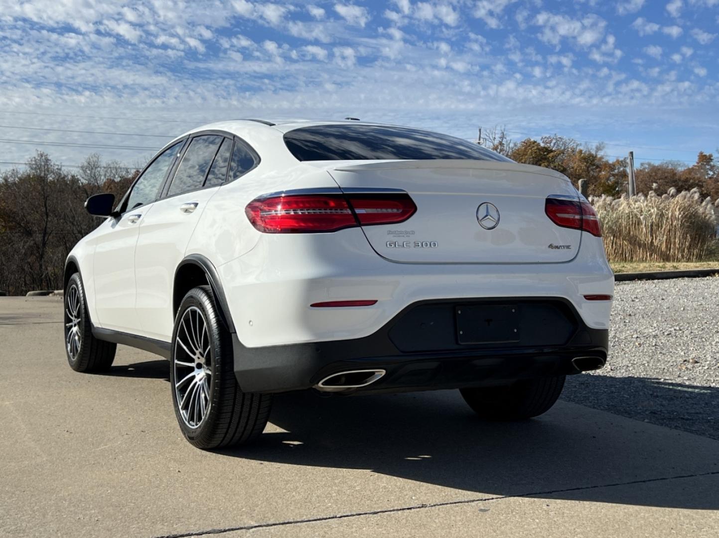 2019 WHITE /Red Leather Mercedes-Benz GLC-Class GLC300 4MATIC (WDC0J4KB3KF) with an 2.0L 4 Cyl. TURBO engine, Automatic transmission, located at 2990 Old Orchard Rd., Jackson, MO, 63755, 37.354214, -89.612106 - 2019 Mercedes-Benz GLC 300 4MATIC 1-Owner 89xxx miles All Wheel Drive 2.0L 4 Cyl. Automatic Leather Navigation Capability Backup Camera Power/Heated Seats Sunroof Bluetooth Cruise Power Windows/Locks/Mirrors We have financing available and we accept trades! Fill out a credit applicatio - Photo#10