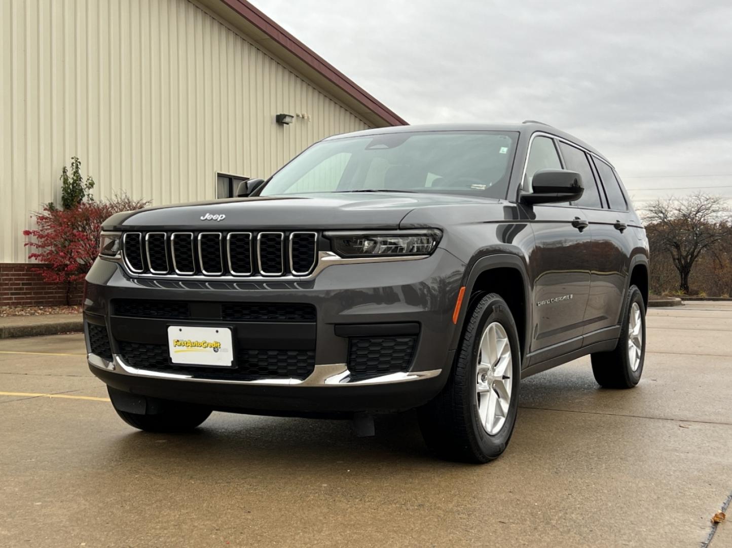 2022 GRAY /Black Cloth Jeep Grand Cherokee L Laredo 4WD (1C4RJKAG5N8) with an 3.6L V6 engine, Automatic transmission, located at 2990 Old Orchard Rd., Jackson, MO, 63755, 37.354214, -89.612106 - 2022 Jeep Grand Cherokee L Laredo 1-Owner 60xxx miles 4 Wheel Drive 3.6L V6 Automatic 3rd Row Backup Camera Heated Seats Power Driver Seat Heated Steering Wheel Sunroof Bluetooth Remote Start Cruise Power Windows/Locks/Mirrors We have financing available and we accept trades! Fill ou - Photo#7