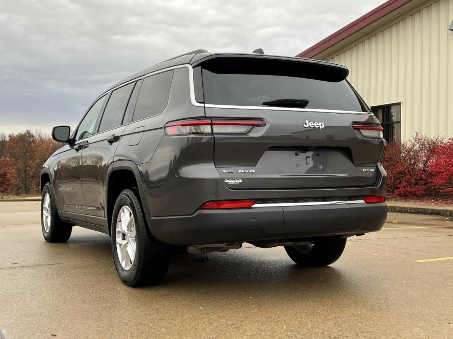 2022 GRAY /Black Cloth Jeep Grand Cherokee L Laredo 4WD (1C4RJKAG5N8) with an 3.6L V6 engine, Automatic transmission, located at 2990 Old Orchard Rd., Jackson, MO, 63755, 37.354214, -89.612106 - 2022 Jeep Grand Cherokee L Laredo 1-Owner 60xxx miles 4 Wheel Drive 3.6L V6 Automatic 3rd Row Backup Camera Heated Seats Power Driver Seat Heated Steering Wheel Sunroof Bluetooth Remote Start Cruise Power Windows/Locks/Mirrors We have financing available and we accept trades! Fill ou - Photo#11