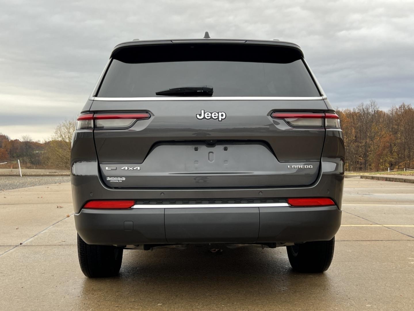 2022 GRAY /Black Cloth Jeep Grand Cherokee L Laredo 4WD (1C4RJKAG5N8) with an 3.6L V6 engine, Automatic transmission, located at 2990 Old Orchard Rd., Jackson, MO, 63755, 37.354214, -89.612106 - 2022 Jeep Grand Cherokee L Laredo 1-Owner 60xxx miles 4 Wheel Drive 3.6L V6 Automatic 3rd Row Backup Camera Heated Seats Power Driver Seat Heated Steering Wheel Sunroof Bluetooth Remote Start Cruise Power Windows/Locks/Mirrors We have financing available and we accept trades! Fill ou - Photo#12