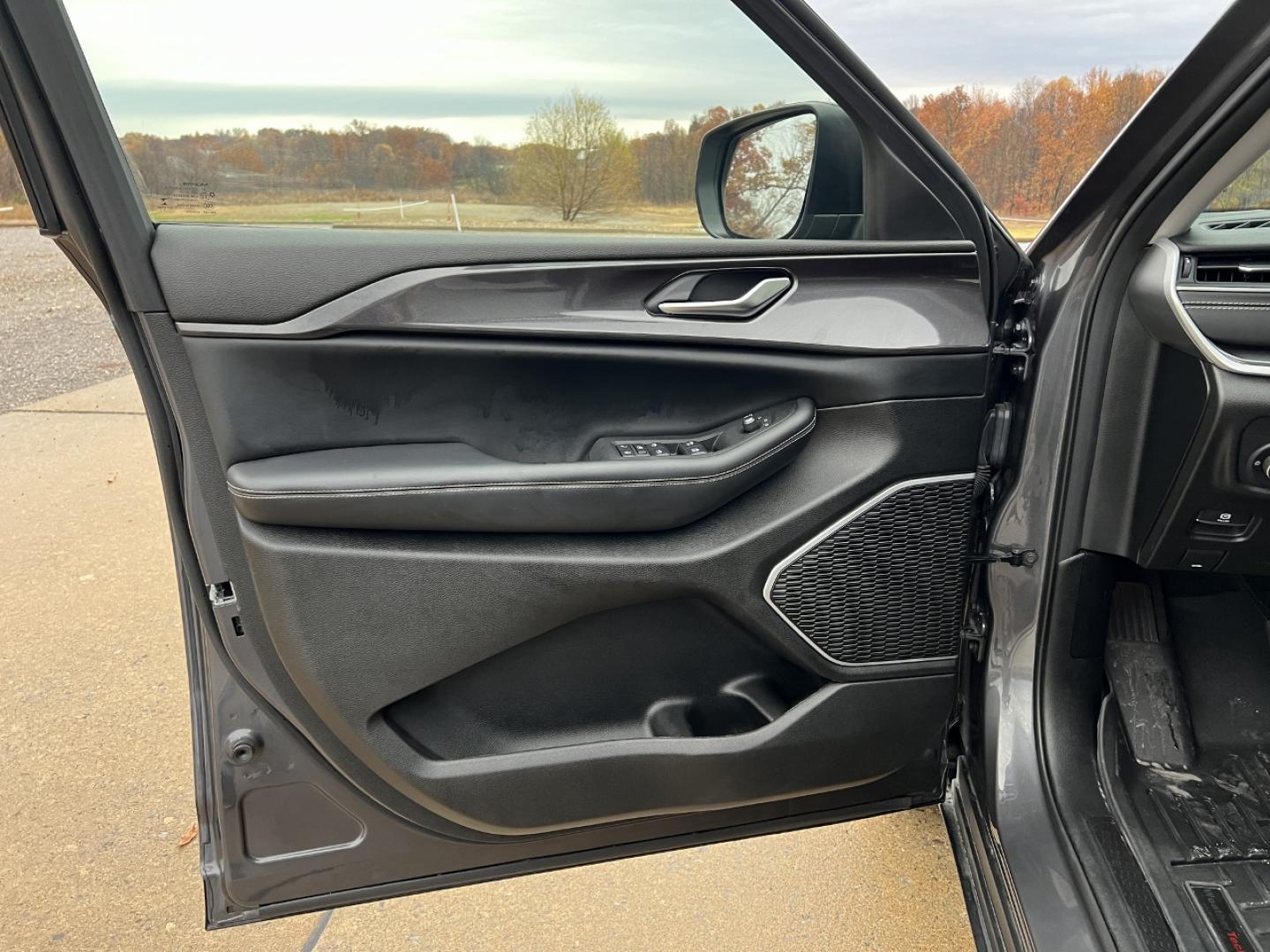 2022 GRAY /Black Cloth Jeep Grand Cherokee L Laredo 4WD (1C4RJKAG5N8) with an 3.6L V6 engine, Automatic transmission, located at 2990 Old Orchard Rd., Jackson, MO, 63755, 37.354214, -89.612106 - 2022 Jeep Grand Cherokee L Laredo 1-Owner 60xxx miles 4 Wheel Drive 3.6L V6 Automatic 3rd Row Backup Camera Heated Seats Power Driver Seat Heated Steering Wheel Sunroof Bluetooth Remote Start Cruise Power Windows/Locks/Mirrors We have financing available and we accept trades! Fill ou - Photo#14