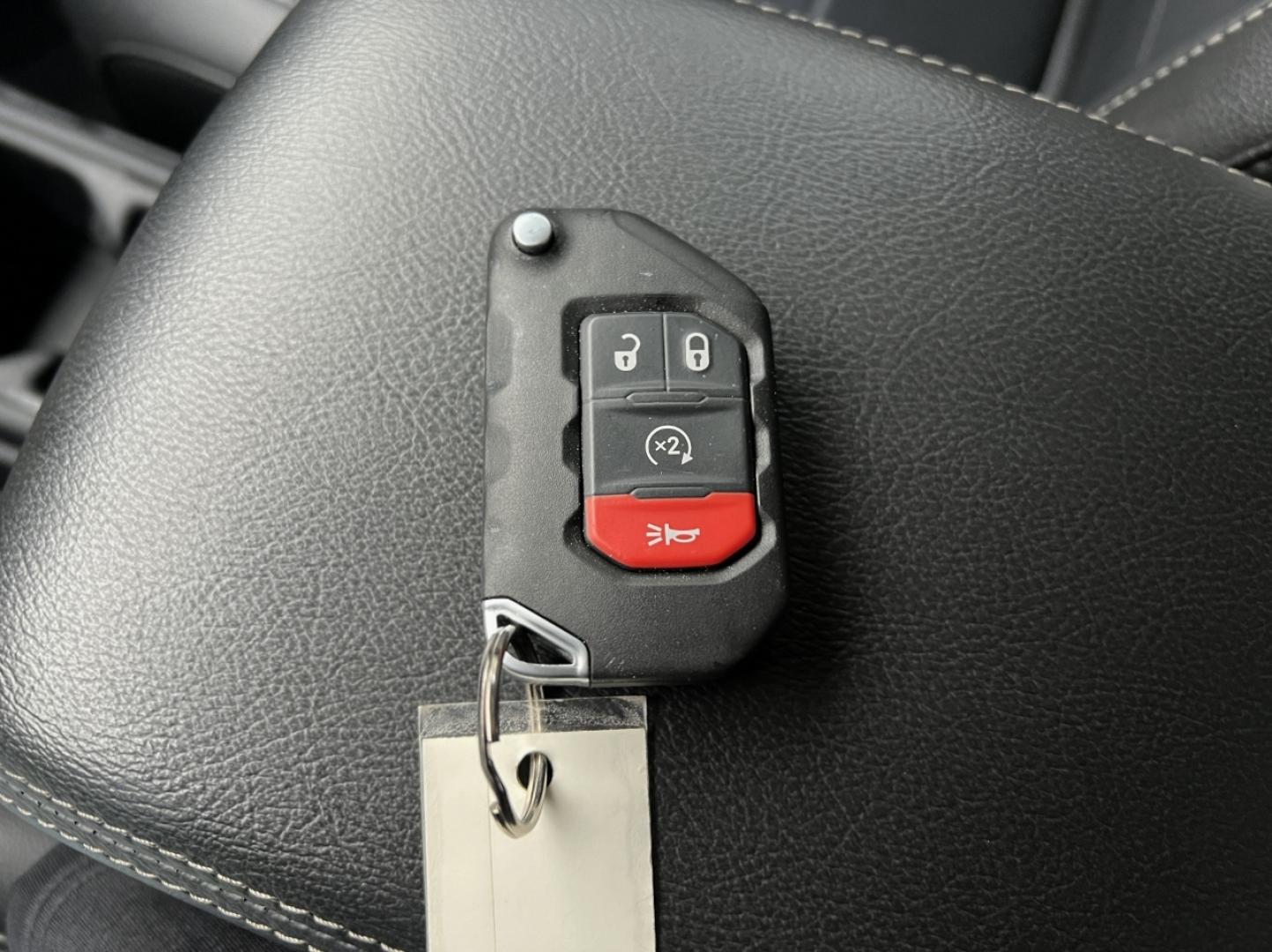 2021 BLACK /Black Leather Jeep Gladiator Overland (1C6HJTFG3ML) with an 3.6L V6 engine, Automatic transmission, located at 2990 Old Orchard Rd., Jackson, MO, 63755, 37.354214, -89.612106 - 2021 Jeep Gladiator Overland 1-Owner 98xxx miles 4x4 3.6L V6 Automatic Leather New Tires Navigation Heated Seats Heated Steering Wheel Backup Camera Bluetooth Remote Start Cruise Power Windows/Locks/Mirrors We have financing available and we accept trades! Fill out a credit applicati - Photo#6