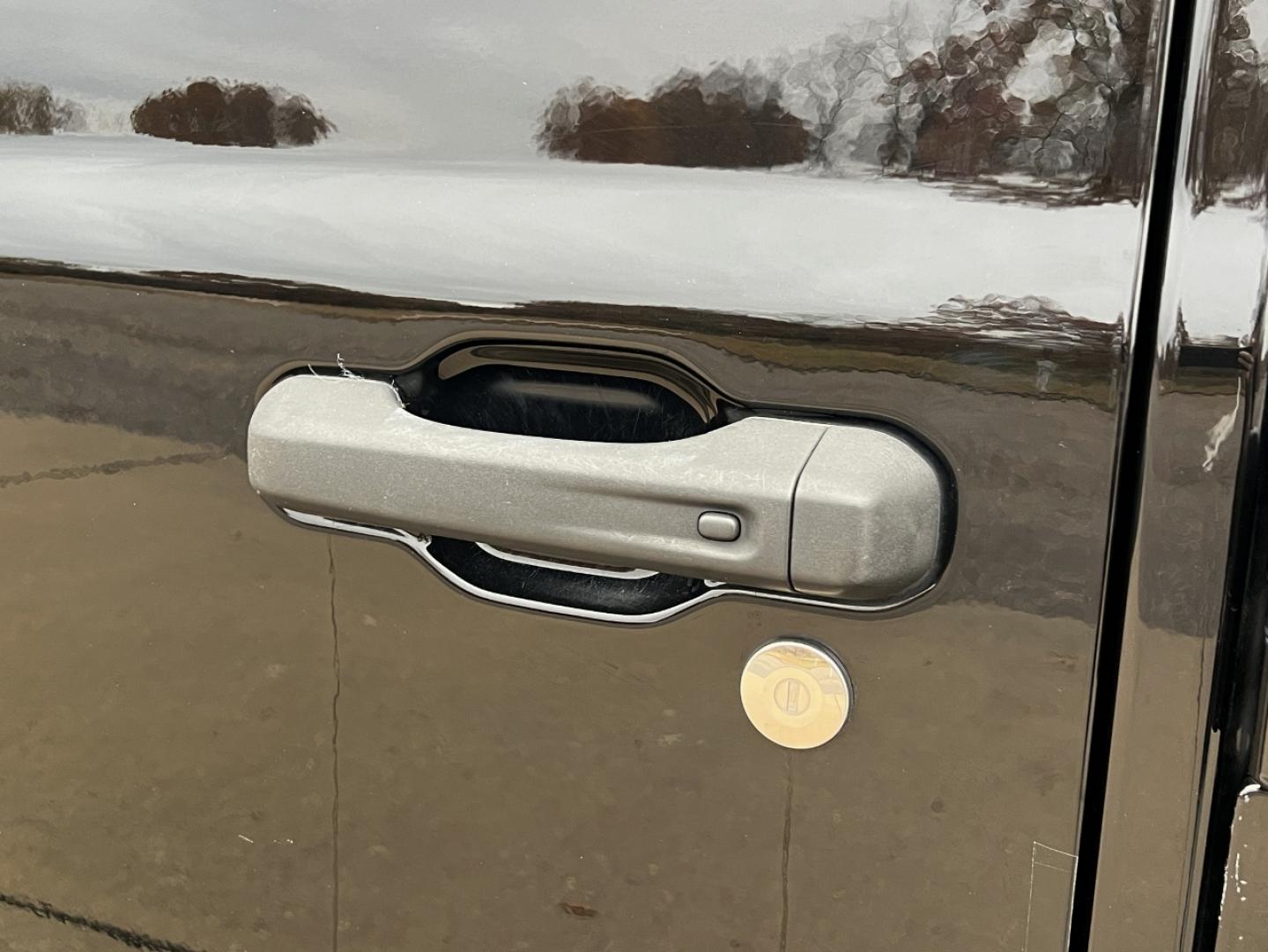 2021 BLACK /Black Leather Jeep Gladiator Overland (1C6HJTFG3ML) with an 3.6L V6 engine, Automatic transmission, located at 2990 Old Orchard Rd., Jackson, MO, 63755, 37.354214, -89.612106 - 2021 Jeep Gladiator Overland 1-Owner 98xxx miles 4x4 3.6L V6 Automatic Leather New Tires Navigation Heated Seats Heated Steering Wheel Backup Camera Bluetooth Remote Start Cruise Power Windows/Locks/Mirrors We have financing available and we accept trades! Fill out a credit applicati - Photo#14