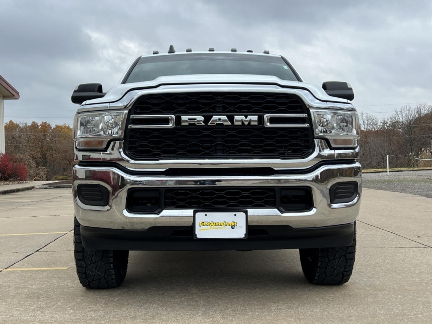2022 WHITE /Gray Cloth RAM 2500 Tradesman Crew Cab LWB 4WD (3C6UR5HL8NG) with an 6.7L I6 TURBO DIESEL engine, Automatic transmission, located at 2990 Old Orchard Rd., Jackson, MO, 63755, 37.354214, -89.612106 - 2022 Ram 2500 Heavy Duty Tradesman 1-Owner 213xxx miles 4x4 6.7L I6 Turbo Diesel Automatic Backup Camera Bluetooth Cruise Power Windows/Locks/Mirrors We have financing available and we accept trades! Fill out a credit application on our website or come by today! If you have any questions, - Photo#10