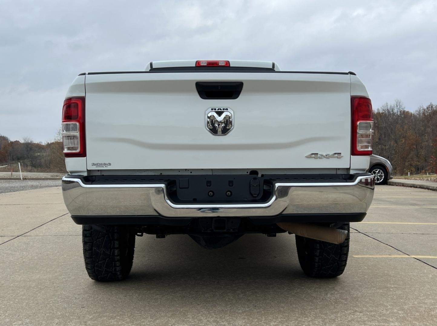 2022 WHITE /Gray Cloth RAM 2500 Tradesman Crew Cab LWB 4WD (3C6UR5HL8NG) with an 6.7L I6 TURBO DIESEL engine, Automatic transmission, located at 2990 Old Orchard Rd., Jackson, MO, 63755, 37.354214, -89.612106 - 2022 Ram 2500 Heavy Duty Tradesman 1-Owner 213xxx miles 4x4 6.7L I6 Turbo Diesel Automatic Backup Camera Bluetooth Cruise Power Windows/Locks/Mirrors We have financing available and we accept trades! Fill out a credit application on our website or come by today! If you have any questions, - Photo#9