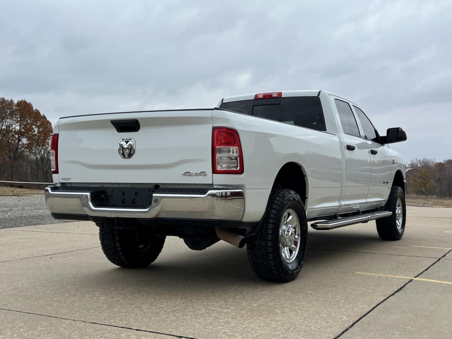 2022 WHITE /Gray Cloth RAM 2500 Tradesman Crew Cab LWB 4WD (3C6UR5HL8NG) with an 6.7L I6 TURBO DIESEL engine, Automatic transmission, located at 2990 Old Orchard Rd., Jackson, MO, 63755, 37.354214, -89.612106 - 2022 Ram 2500 Heavy Duty Tradesman 1-Owner 213xxx miles 4x4 6.7L I6 Turbo Diesel Automatic Backup Camera Bluetooth Cruise Power Windows/Locks/Mirrors We have financing available and we accept trades! Fill out a credit application on our website or come by today! If you have any questions, - Photo#7