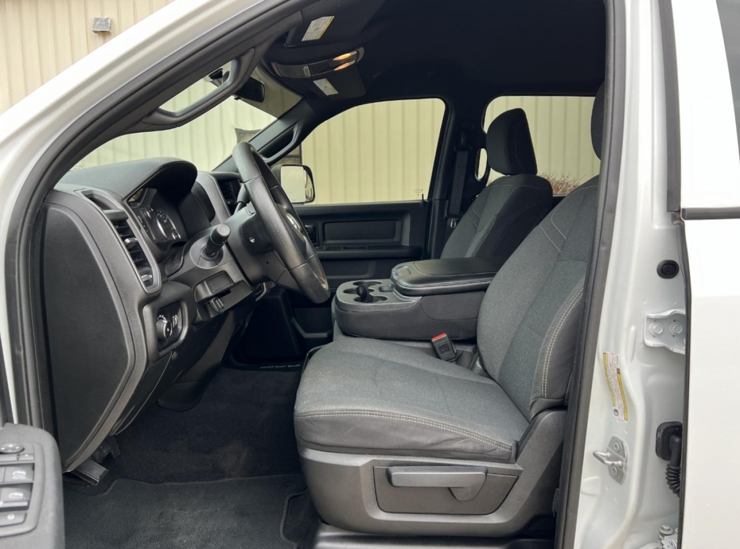 2022 WHITE /Gray Cloth RAM 2500 Tradesman Crew Cab LWB 4WD (3C6UR5HL8NG) with an 6.7L I6 TURBO DIESEL engine, Automatic transmission, located at 2990 Old Orchard Rd., Jackson, MO, 63755, 37.354214, -89.612106 - 2022 Ram 2500 Heavy Duty Tradesman 1-Owner 213xxx miles 4x4 6.7L I6 Turbo Diesel Automatic Backup Camera Bluetooth Cruise Power Windows/Locks/Mirrors We have financing available and we accept trades! Fill out a credit application on our website or come by today! If you have any questions, - Photo#12
