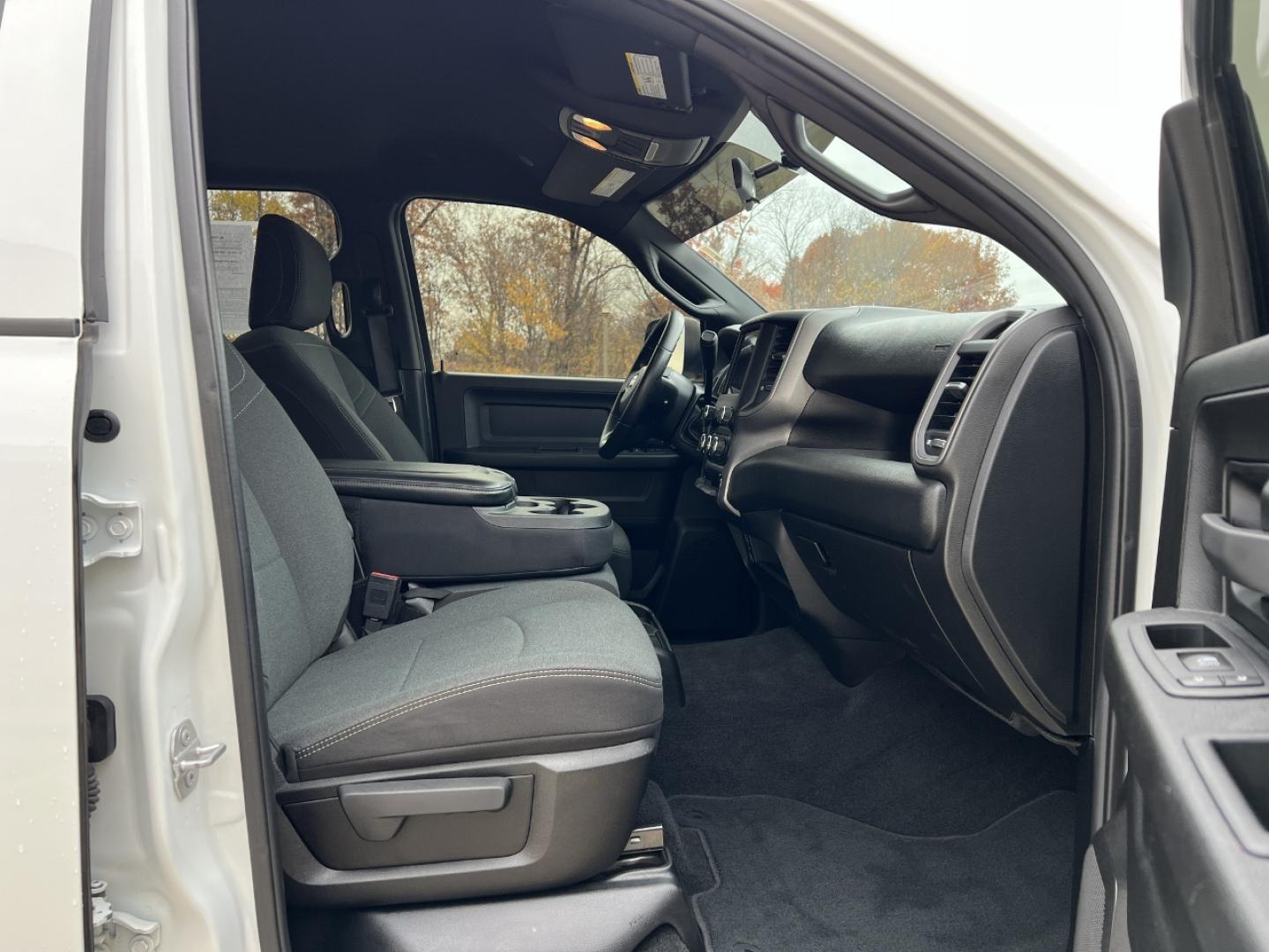 2022 WHITE /Gray Cloth RAM 2500 Tradesman Crew Cab LWB 4WD (3C6UR5HL8NG) with an 6.7L I6 TURBO DIESEL engine, Automatic transmission, located at 2990 Old Orchard Rd., Jackson, MO, 63755, 37.354214, -89.612106 - 2022 Ram 2500 Heavy Duty Tradesman 1-Owner 213xxx miles 4x4 6.7L I6 Turbo Diesel Automatic Backup Camera Bluetooth Cruise Power Windows/Locks/Mirrors We have financing available and we accept trades! Fill out a credit application on our website or come by today! If you have any questions, - Photo#14