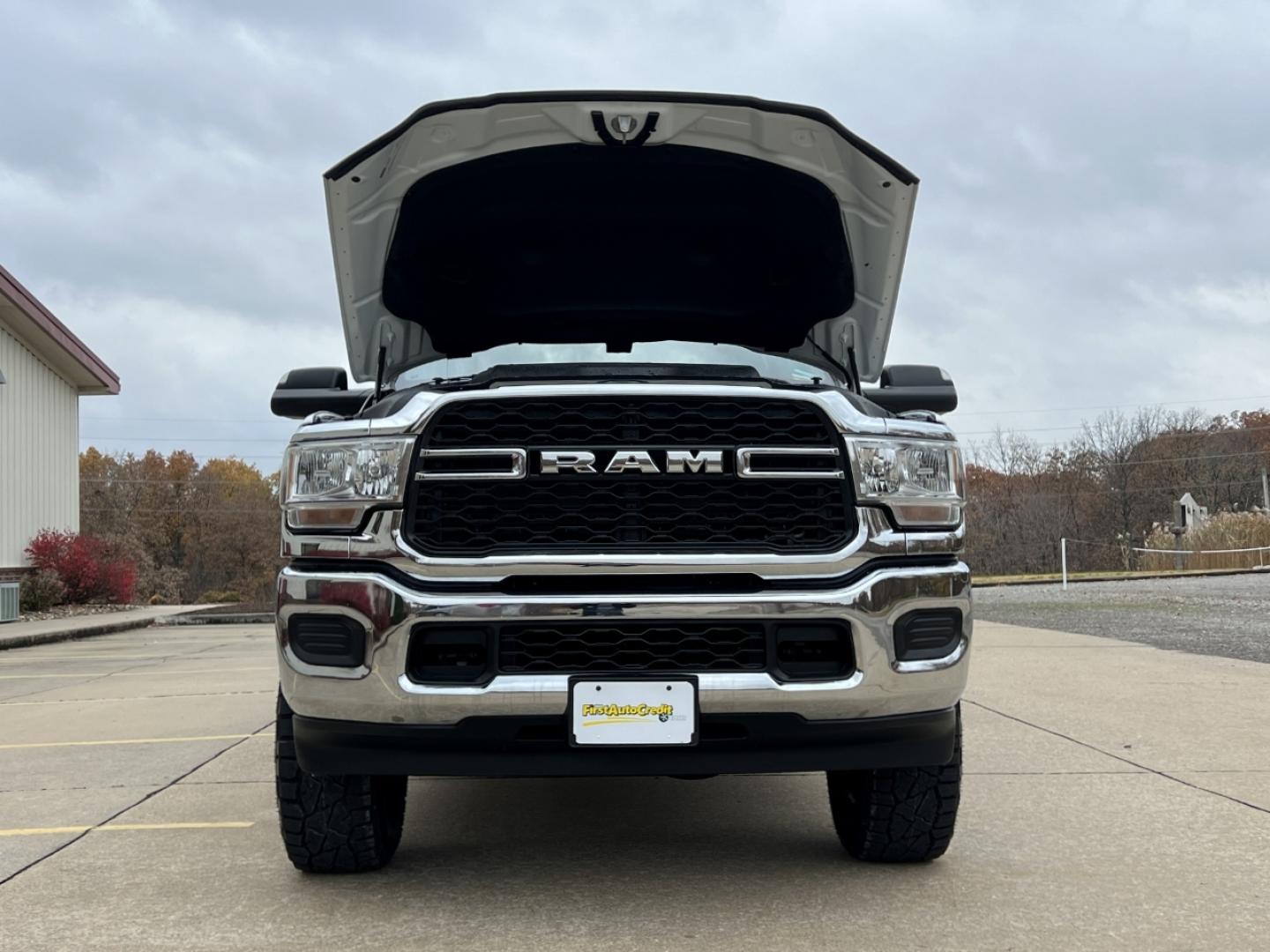 2022 WHITE /Gray Cloth RAM 2500 Tradesman Crew Cab LWB 4WD (3C6UR5HL8NG) with an 6.7L I6 TURBO DIESEL engine, Automatic transmission, located at 2990 Old Orchard Rd., Jackson, MO, 63755, 37.354214, -89.612106 - 2022 Ram 2500 Heavy Duty Tradesman 1-Owner 213xxx miles 4x4 6.7L I6 Turbo Diesel Automatic Backup Camera Bluetooth Cruise Power Windows/Locks/Mirrors We have financing available and we accept trades! Fill out a credit application on our website or come by today! If you have any questions, - Photo#28