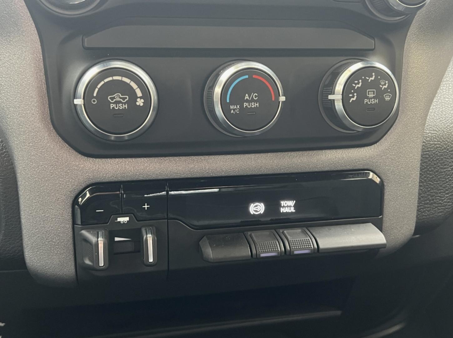 2022 WHITE /Gray Cloth RAM 2500 Tradesman Crew Cab LWB 4WD (3C6UR5HL8NG) with an 6.7L I6 TURBO DIESEL engine, Automatic transmission, located at 2990 Old Orchard Rd., Jackson, MO, 63755, 37.354214, -89.612106 - 2022 Ram 2500 Heavy Duty Tradesman 1-Owner 213xxx miles 4x4 6.7L I6 Turbo Diesel Automatic Backup Camera Bluetooth Cruise Power Windows/Locks/Mirrors We have financing available and we accept trades! Fill out a credit application on our website or come by today! If you have any questions, - Photo#24