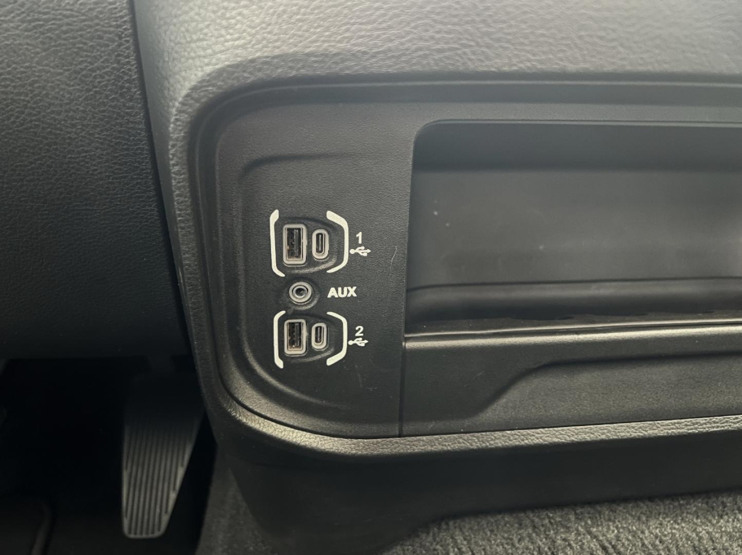 2022 WHITE /Gray Cloth RAM 2500 Tradesman Crew Cab LWB 4WD (3C6UR5HL8NG) with an 6.7L I6 TURBO DIESEL engine, Automatic transmission, located at 2990 Old Orchard Rd., Jackson, MO, 63755, 37.354214, -89.612106 - 2022 Ram 2500 Heavy Duty Tradesman 1-Owner 213xxx miles 4x4 6.7L I6 Turbo Diesel Automatic Backup Camera Bluetooth Cruise Power Windows/Locks/Mirrors We have financing available and we accept trades! Fill out a credit application on our website or come by today! If you have any questions, - Photo#25