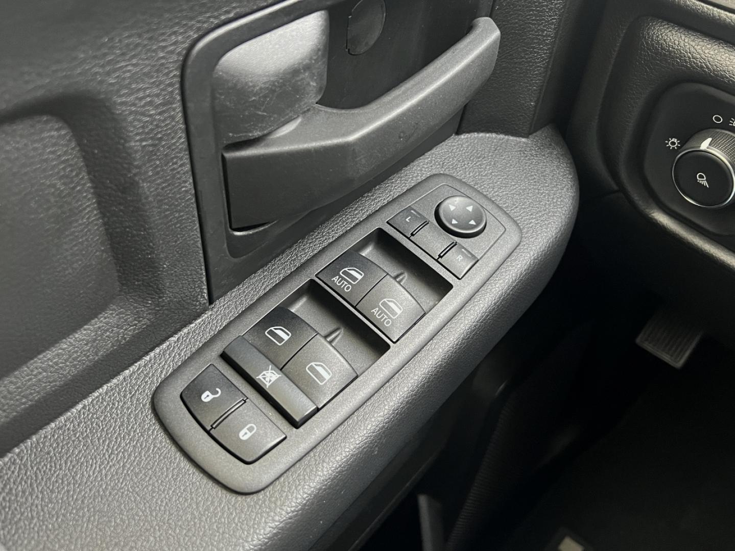 2022 WHITE /Gray Cloth RAM 2500 Tradesman Crew Cab LWB 4WD (3C6UR5HL8NG) with an 6.7L I6 TURBO DIESEL engine, Automatic transmission, located at 2990 Old Orchard Rd., Jackson, MO, 63755, 37.354214, -89.612106 - 2022 Ram 2500 Heavy Duty Tradesman 1-Owner 213xxx miles 4x4 6.7L I6 Turbo Diesel Automatic Backup Camera Bluetooth Cruise Power Windows/Locks/Mirrors We have financing available and we accept trades! Fill out a credit application on our website or come by today! If you have any questions, - Photo#26