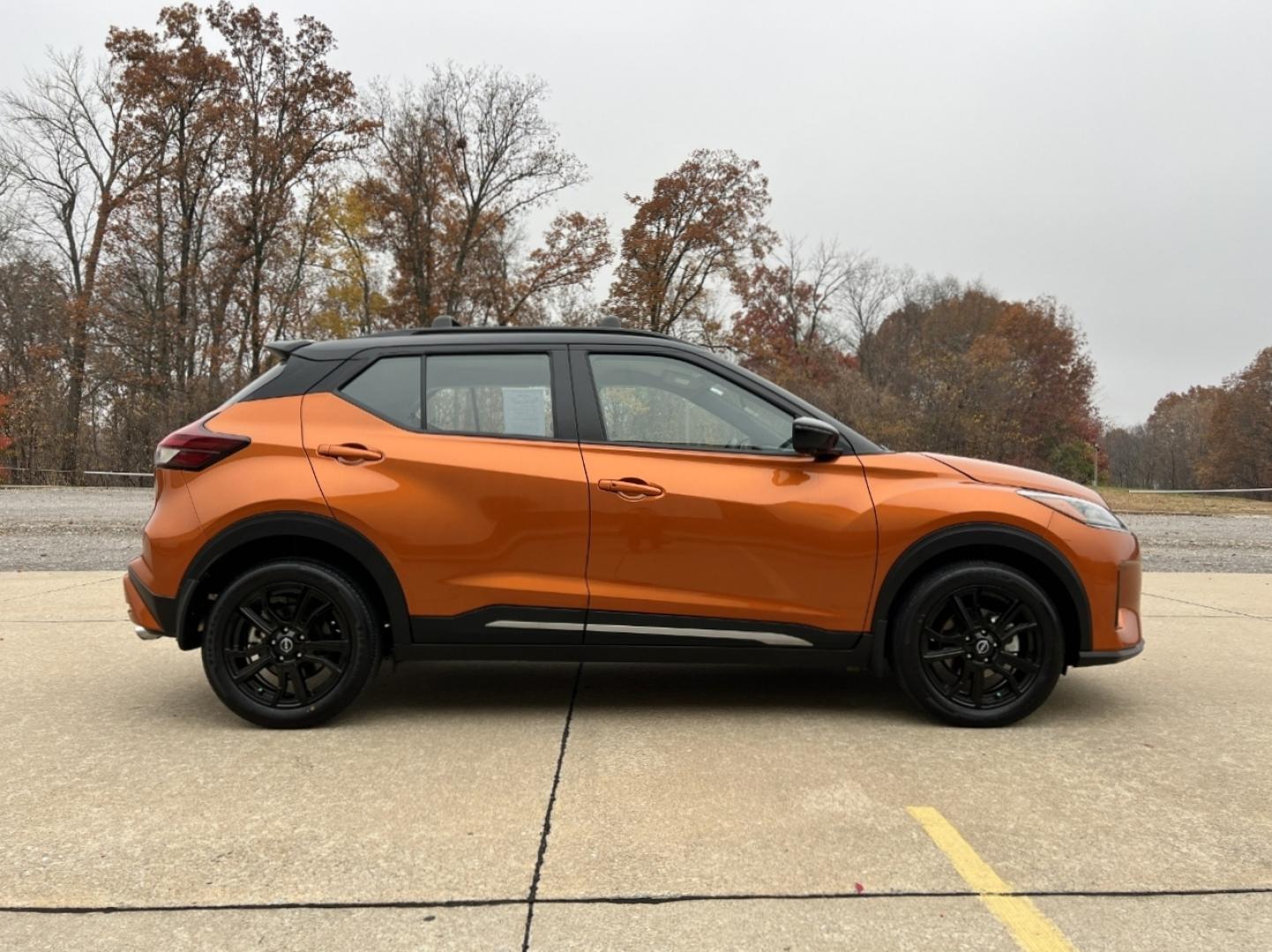 2024 Orange /Black Cloth Nissan Kicks SR (3N1CP5DV5RL) with an 1.6L 4 Cyl. engine, CVT transmission, located at 2990 Old Orchard Rd., Jackson, MO, 63755, 37.354214, -89.612106 - 2024 Nissan Kicks SR 1-Owner 29xxx miles Front Wheel Drive 1.6L 4 Cyl. Automatic Backup Camera Bluetooth Remote Start Cruise Power Windows/Locks/Mirrors We have financing available and we accept trades! Fill out a credit application on our website or come by today! If you have any questi - Photo#6
